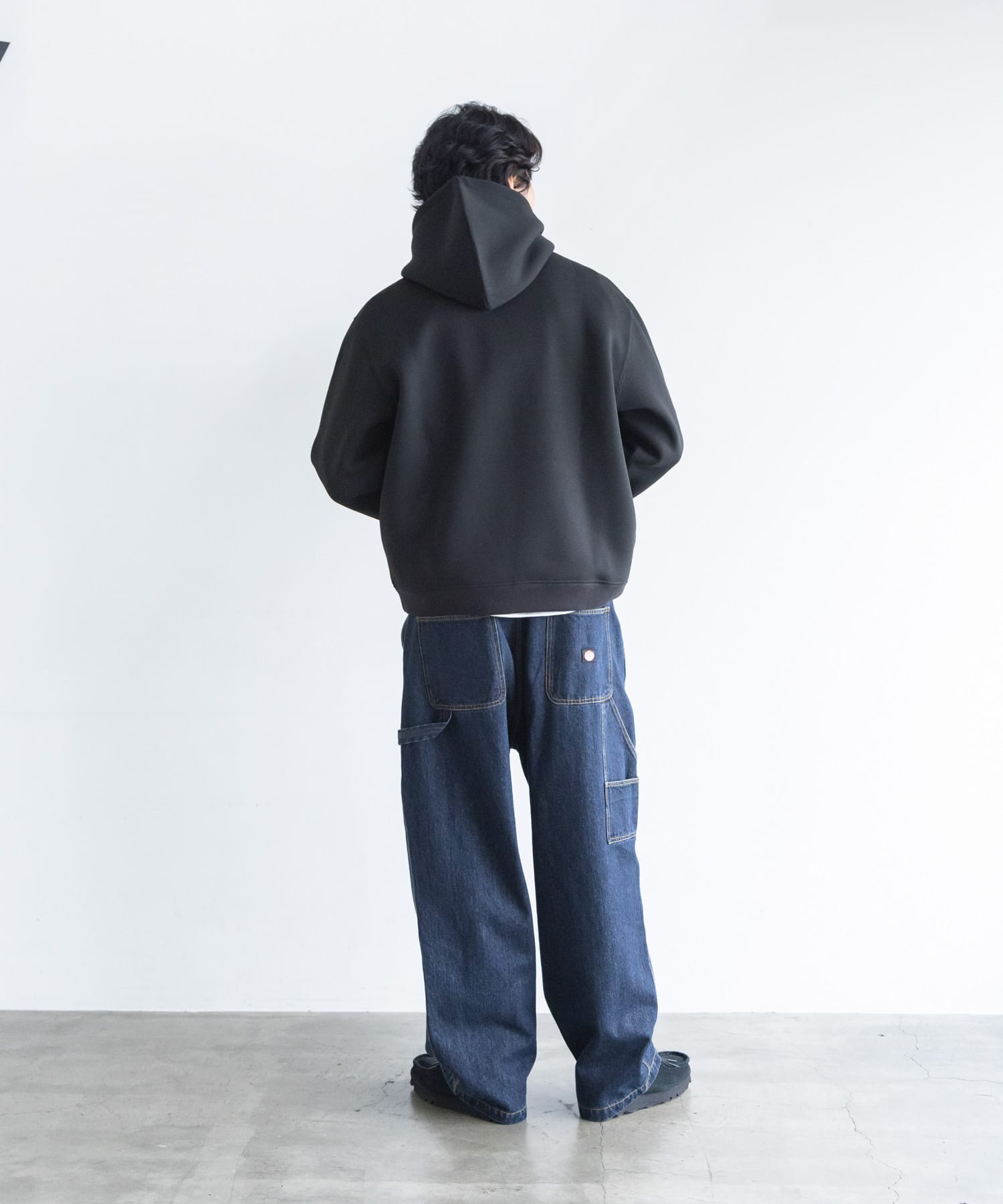 ブラック