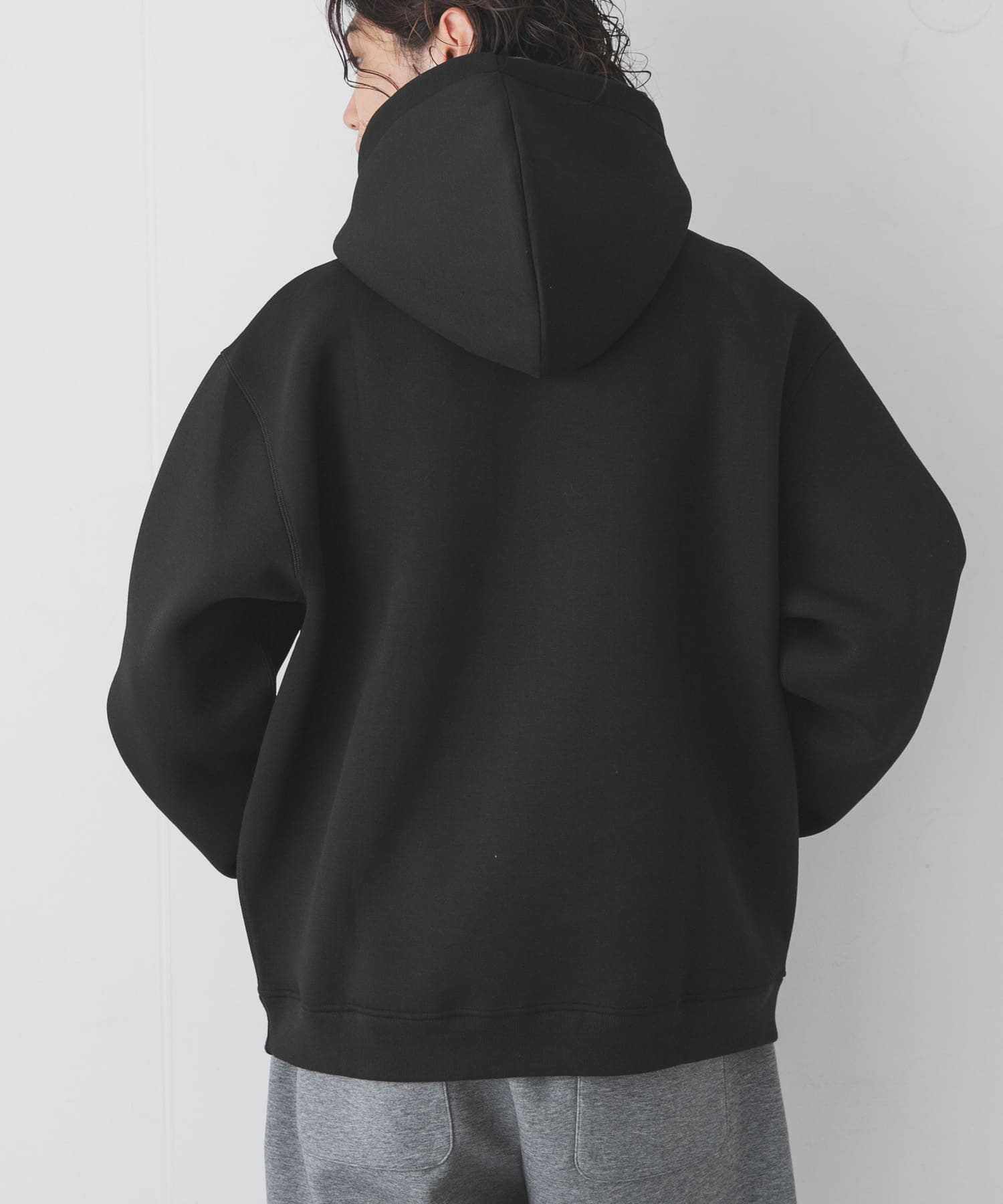 ブラック