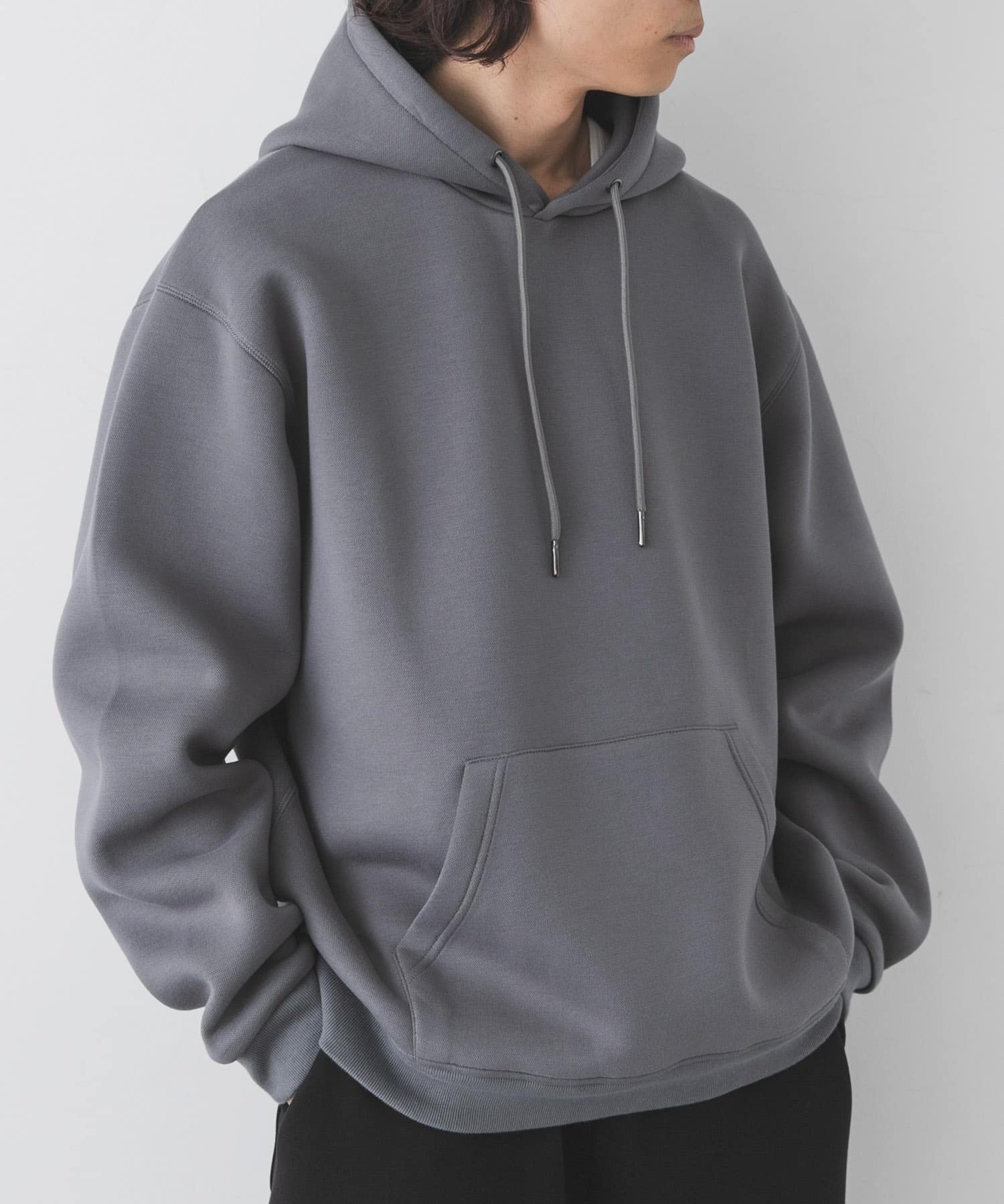 身長：179cm 体重：63kg サイズ：L