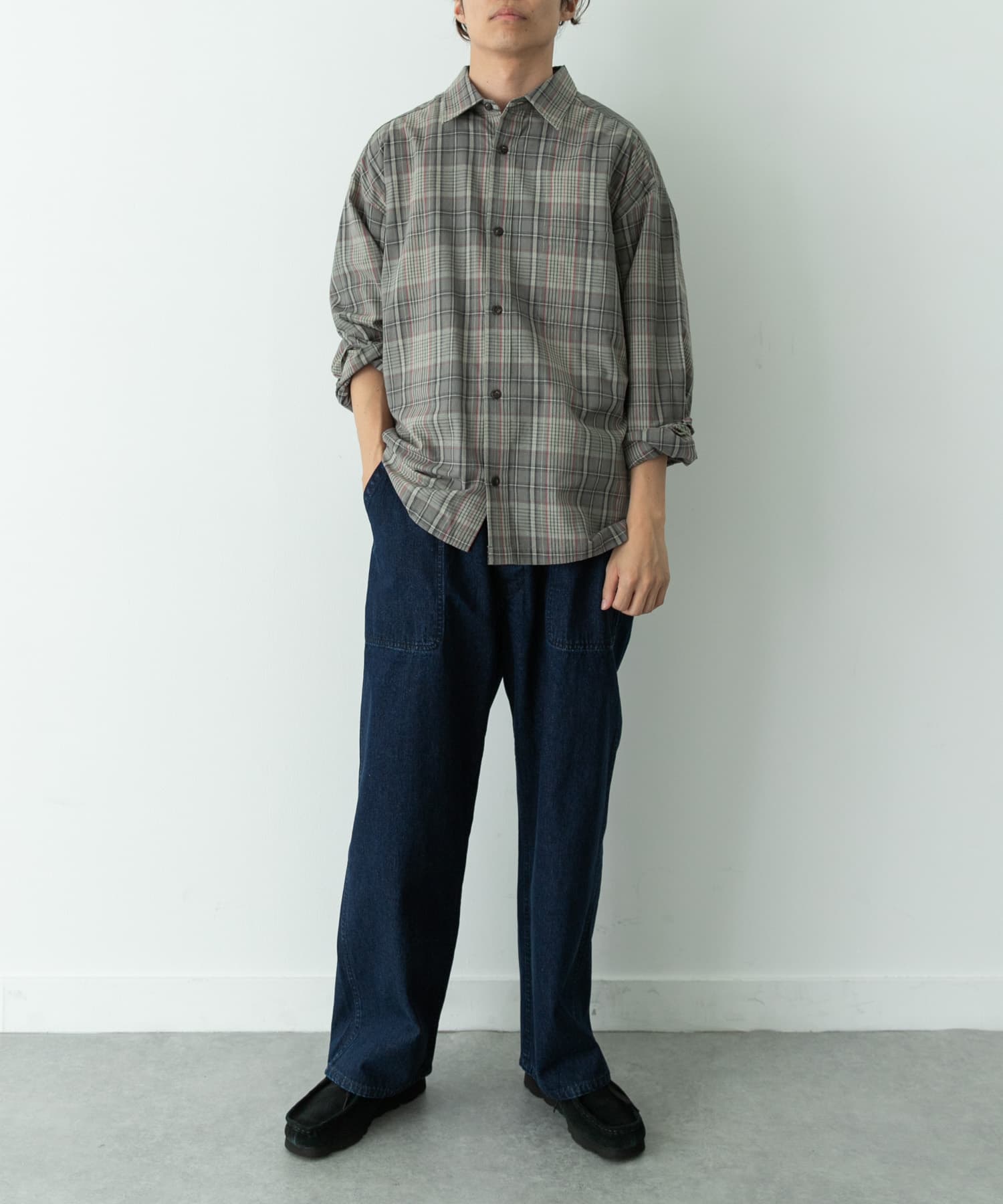 身長 : 179cm 体重 : 63kg 着用サイズ : L