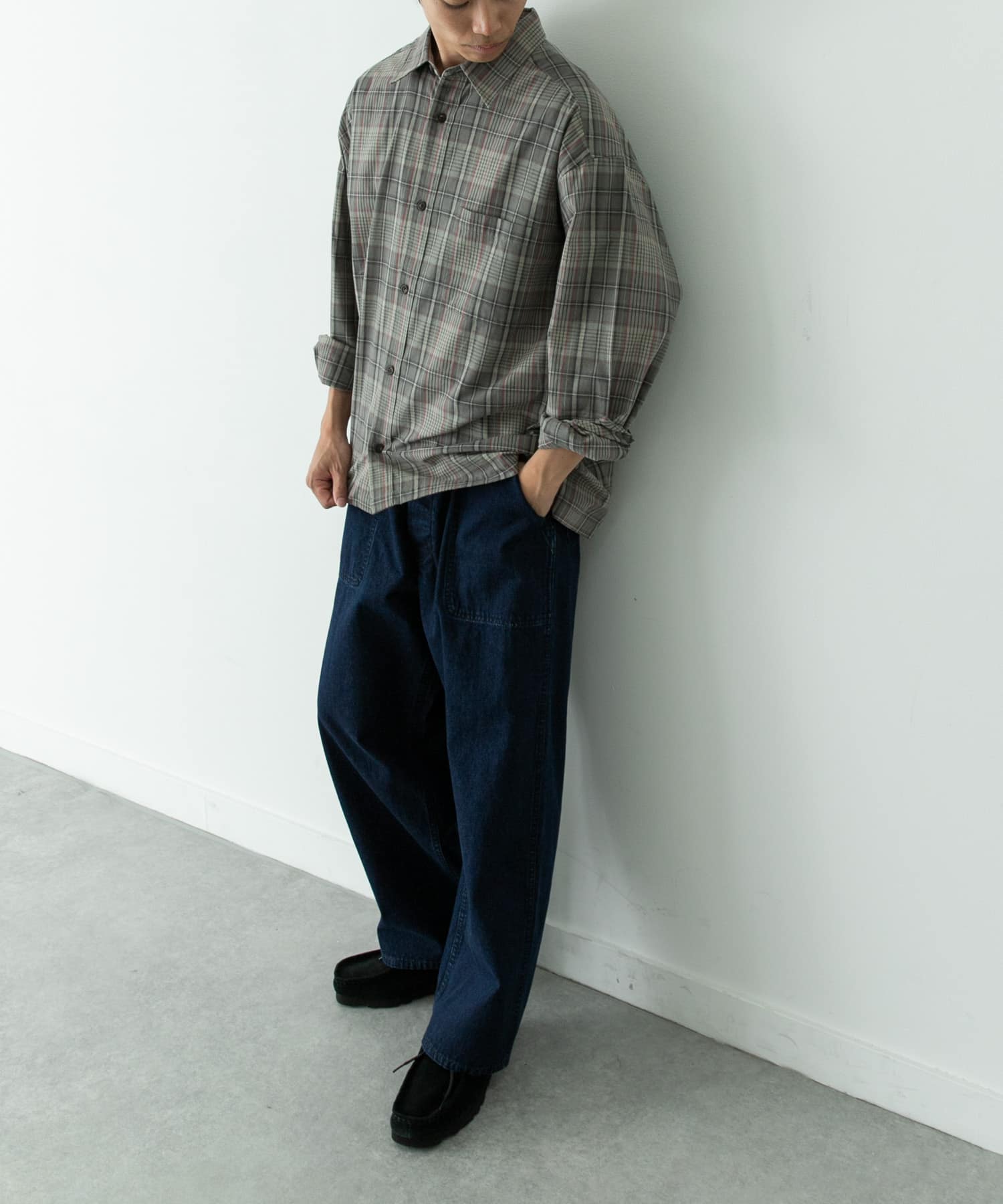 身長 : 179cm 体重 : 63kg 着用サイズ : L