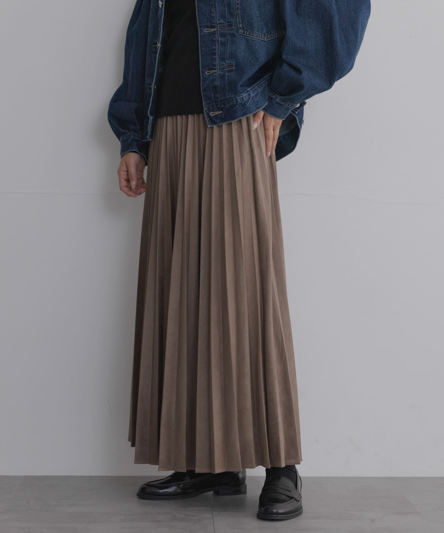 ベージュ
