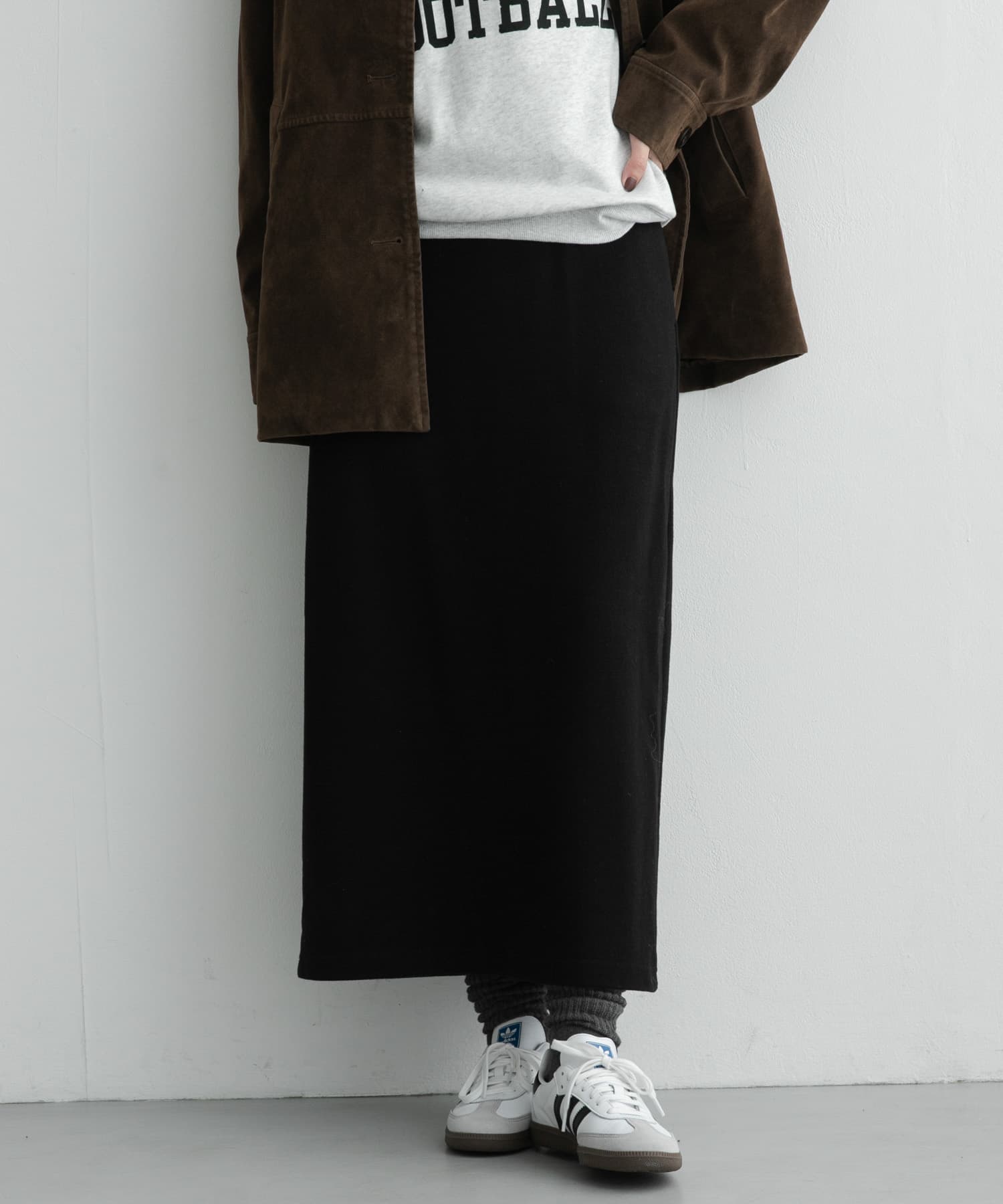 『UR TECH』蓄熱ジャージーIラインスカート