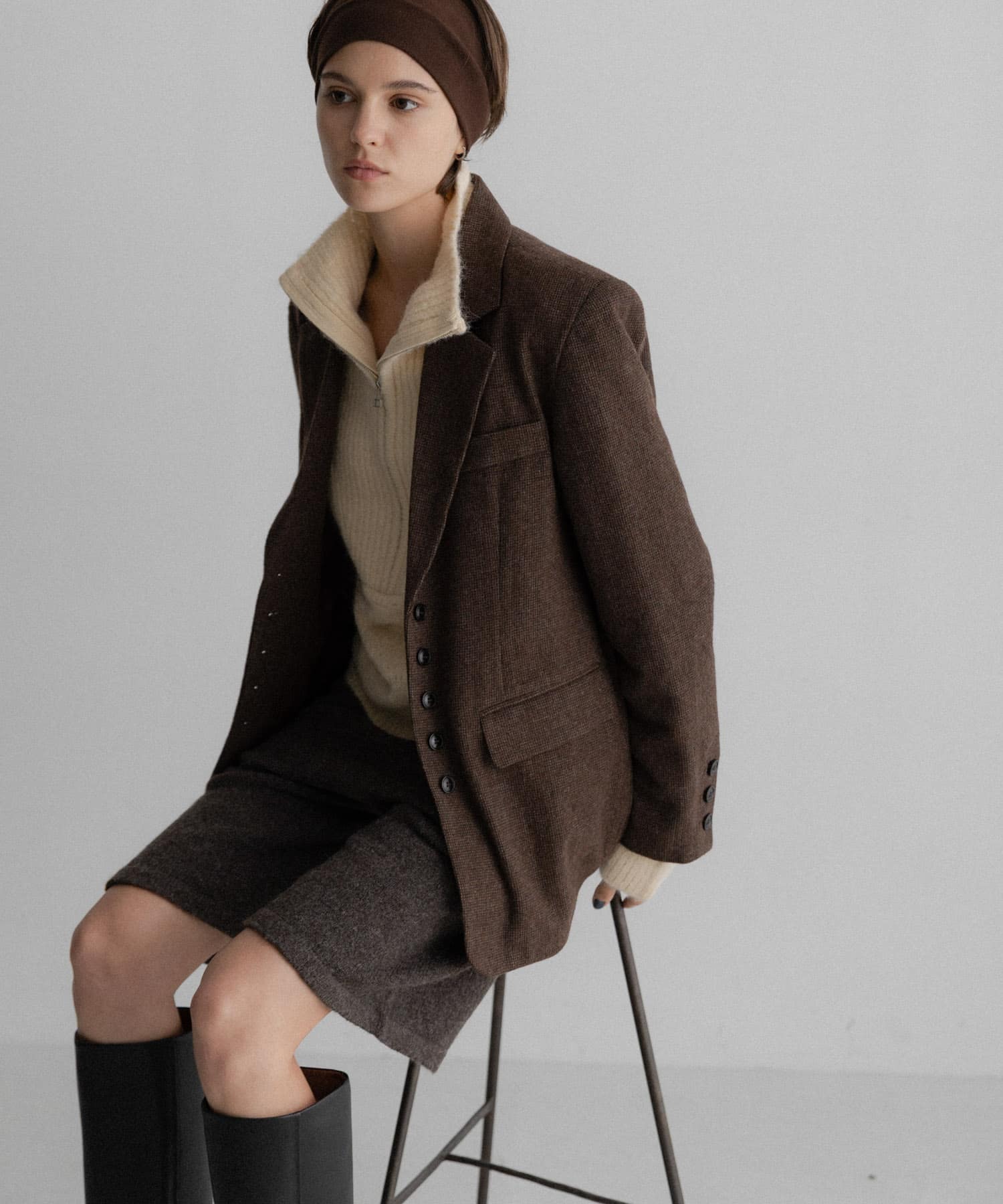 ダークブラウン