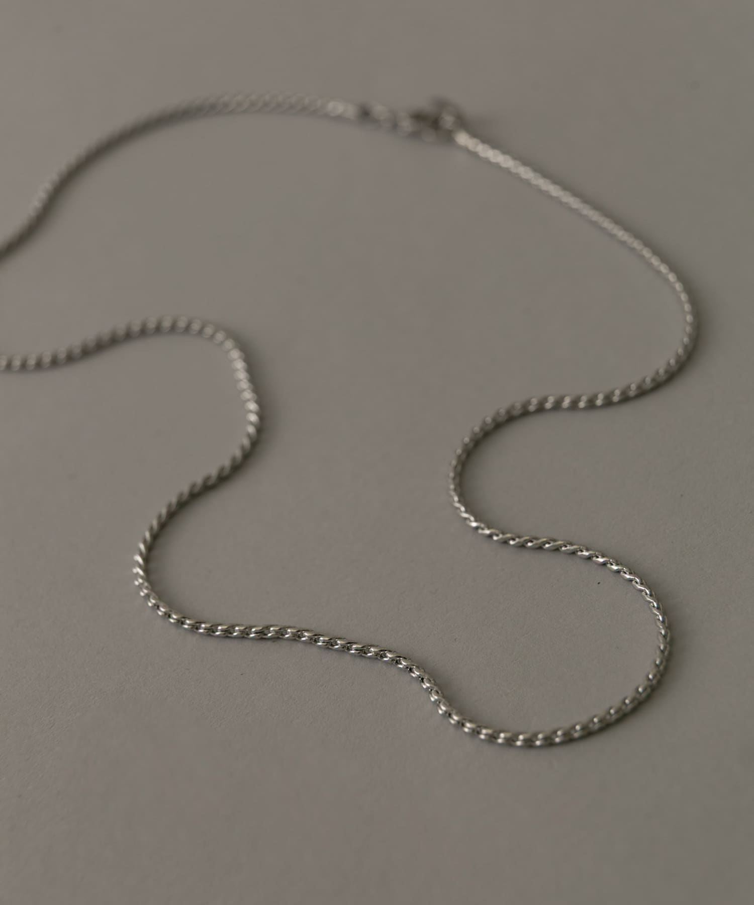 ステンレススクリューチェーンネックレス SLV -