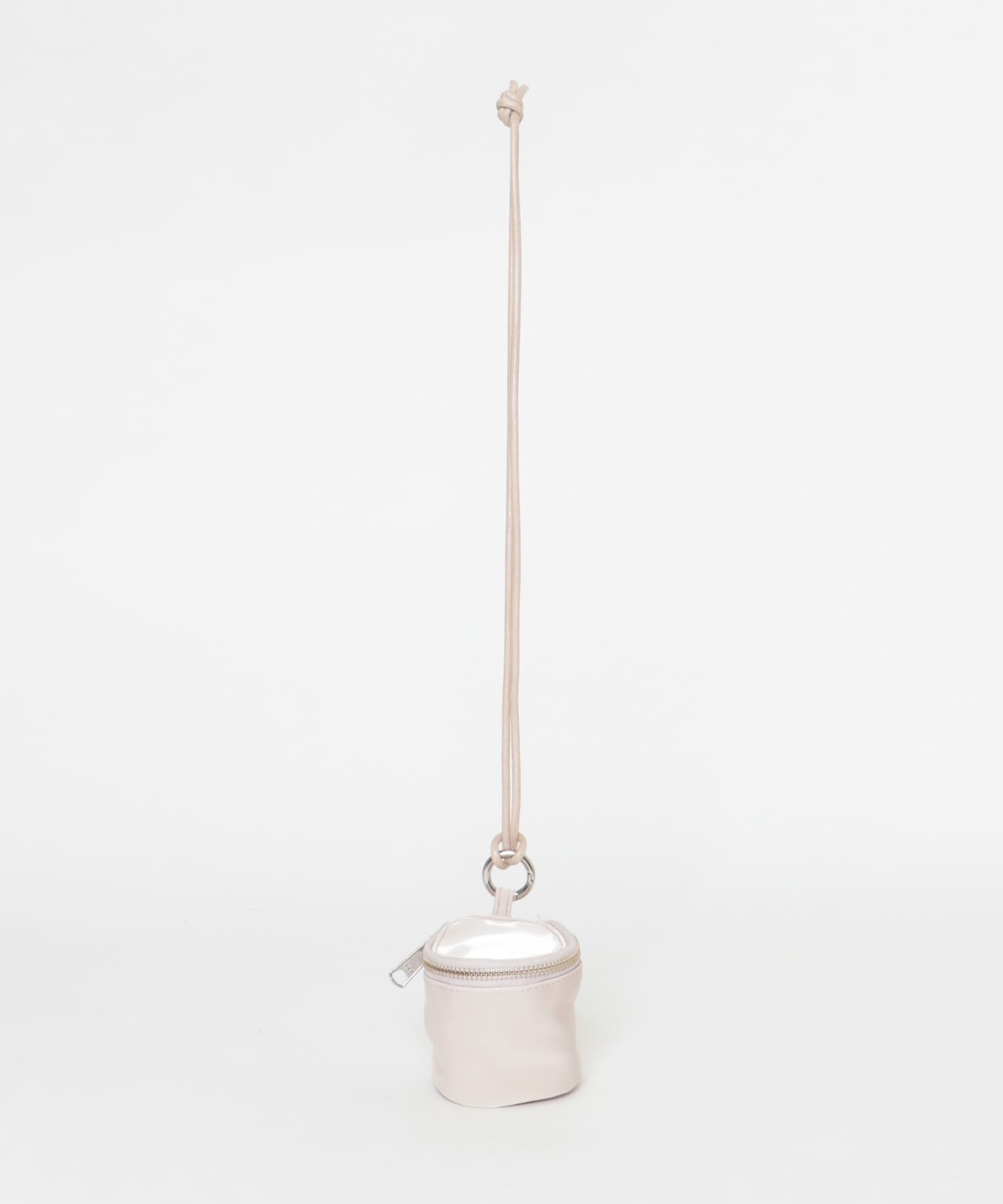 シャイニーネックポーチ IVO -