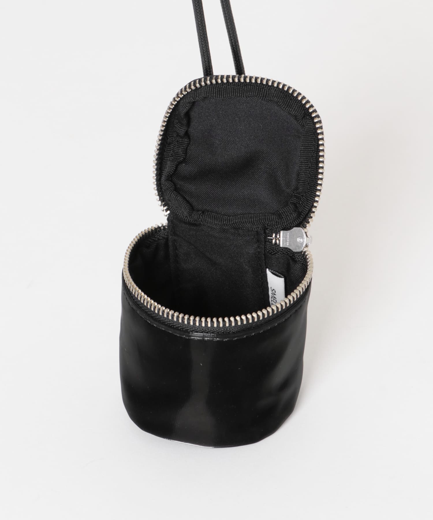 シャイニーネックポーチ BLK -