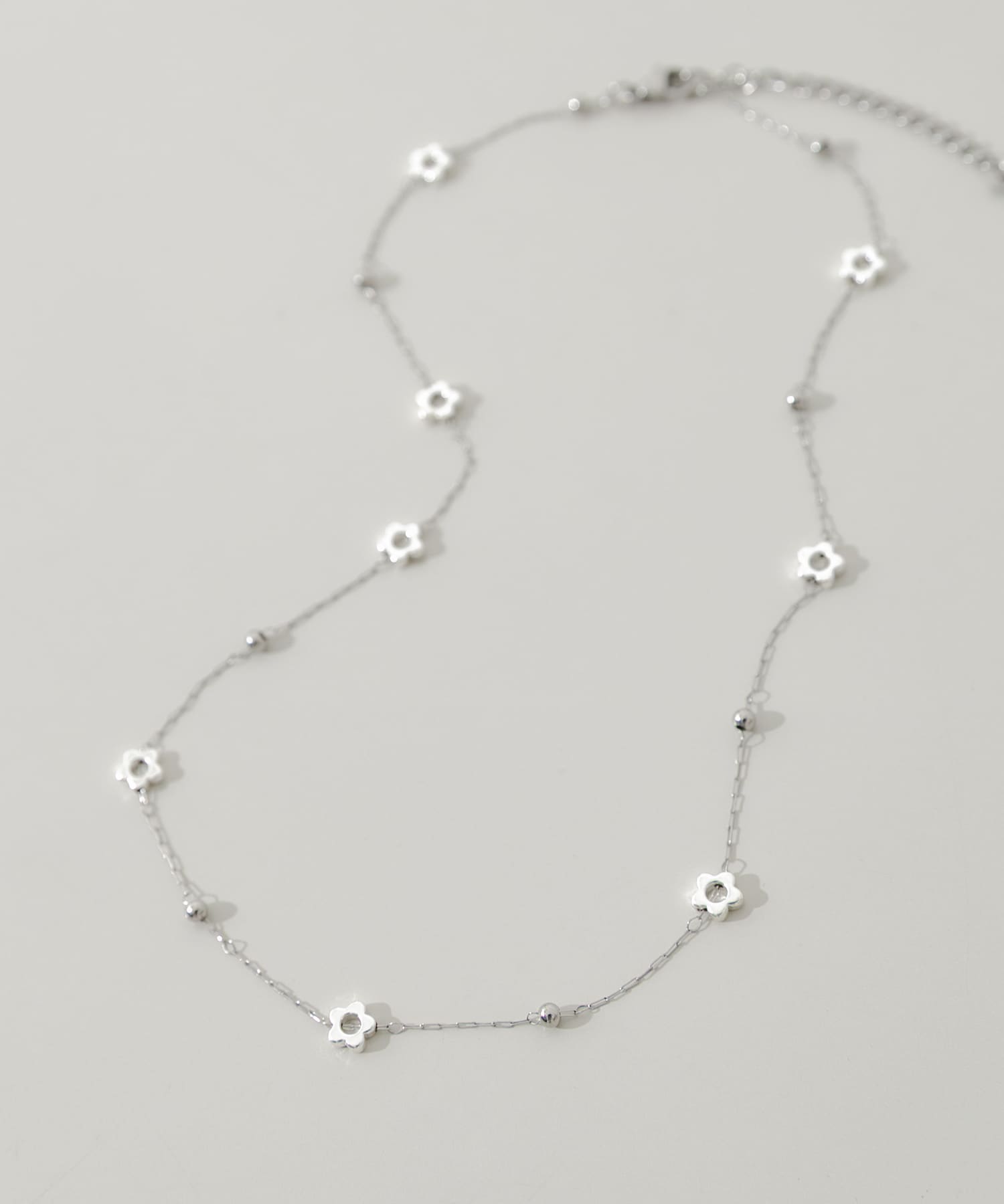 ステンレスフラワーモチーフネックレス