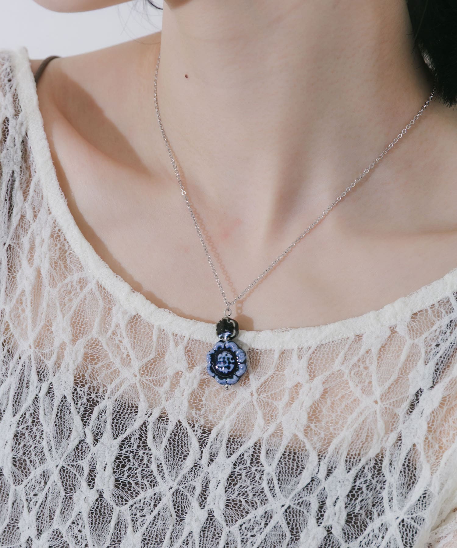 フラワーモチーフトップネックレス(- BL/SV): アクセサリー｜URBAN