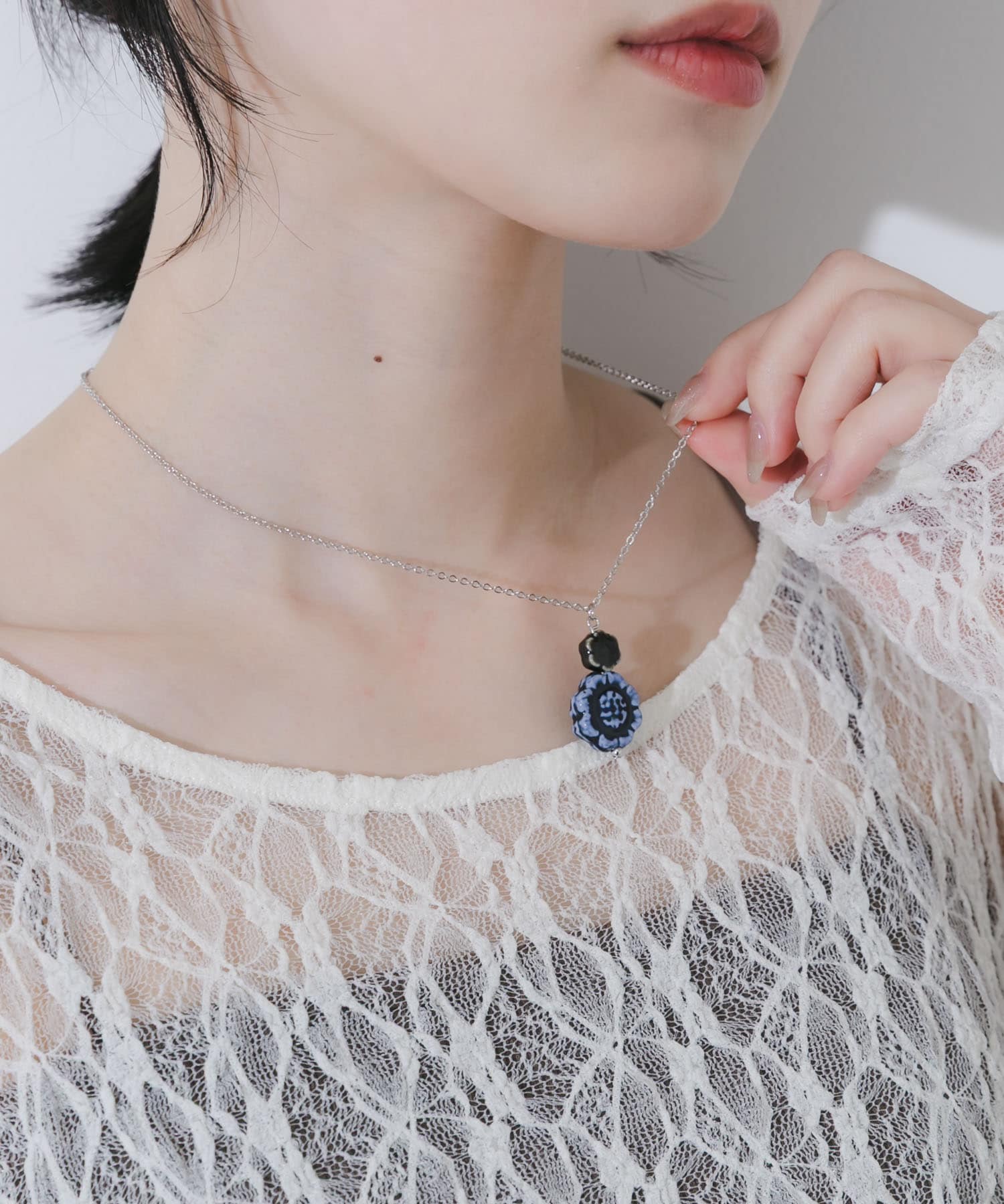 フラワーモチーフトップネックレス BL/SV -