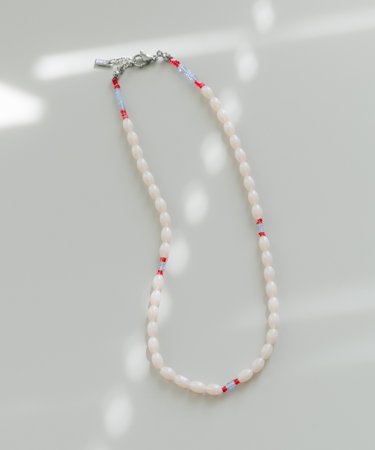 ステンレスポイントカラービーズネックレス