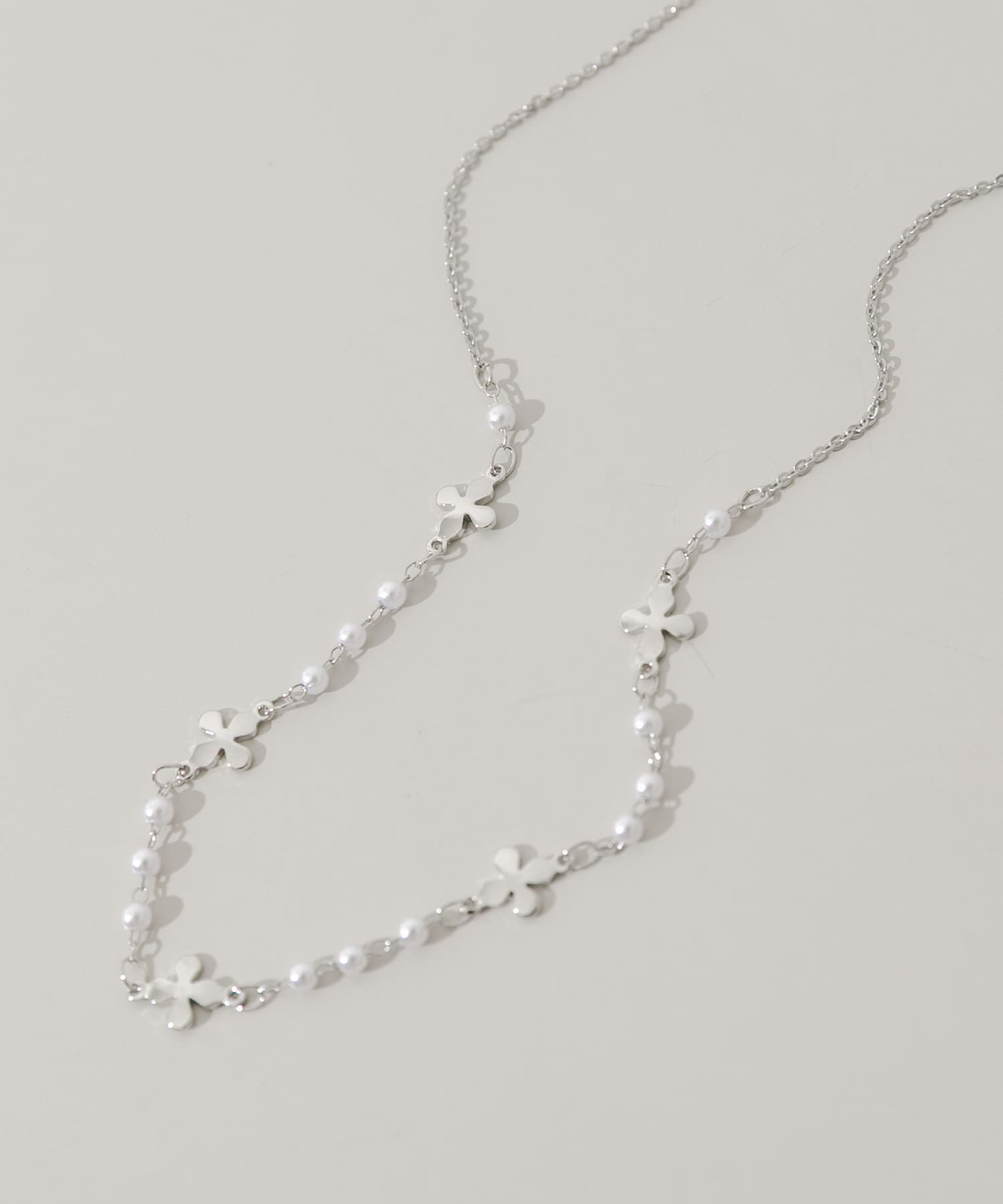 フラワーモチーフパールネックレス
