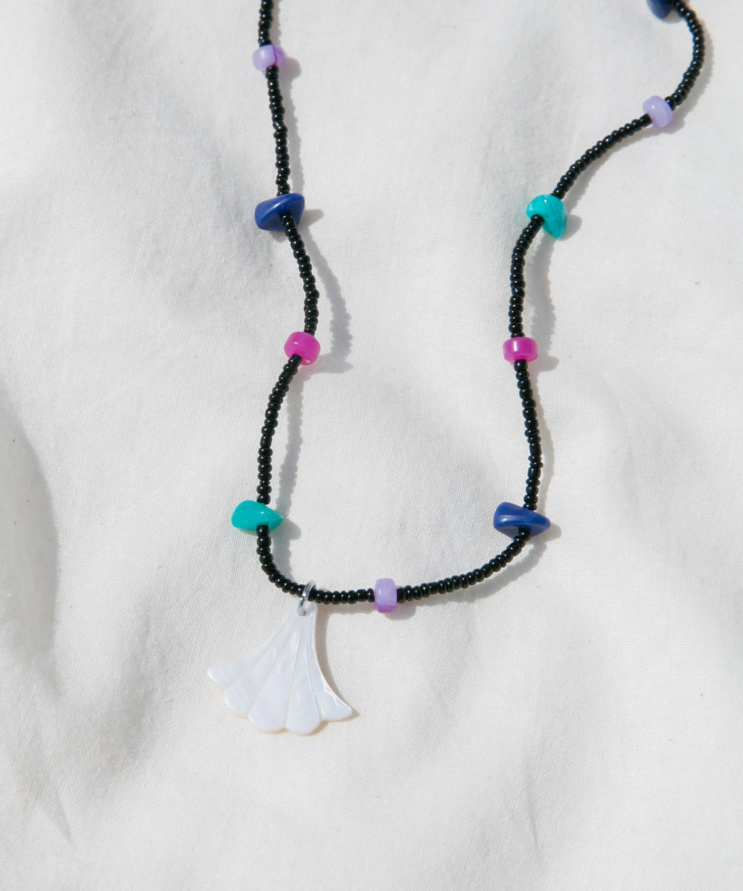 ステンレスシェルモチーフビーズネックレス BK/PP -