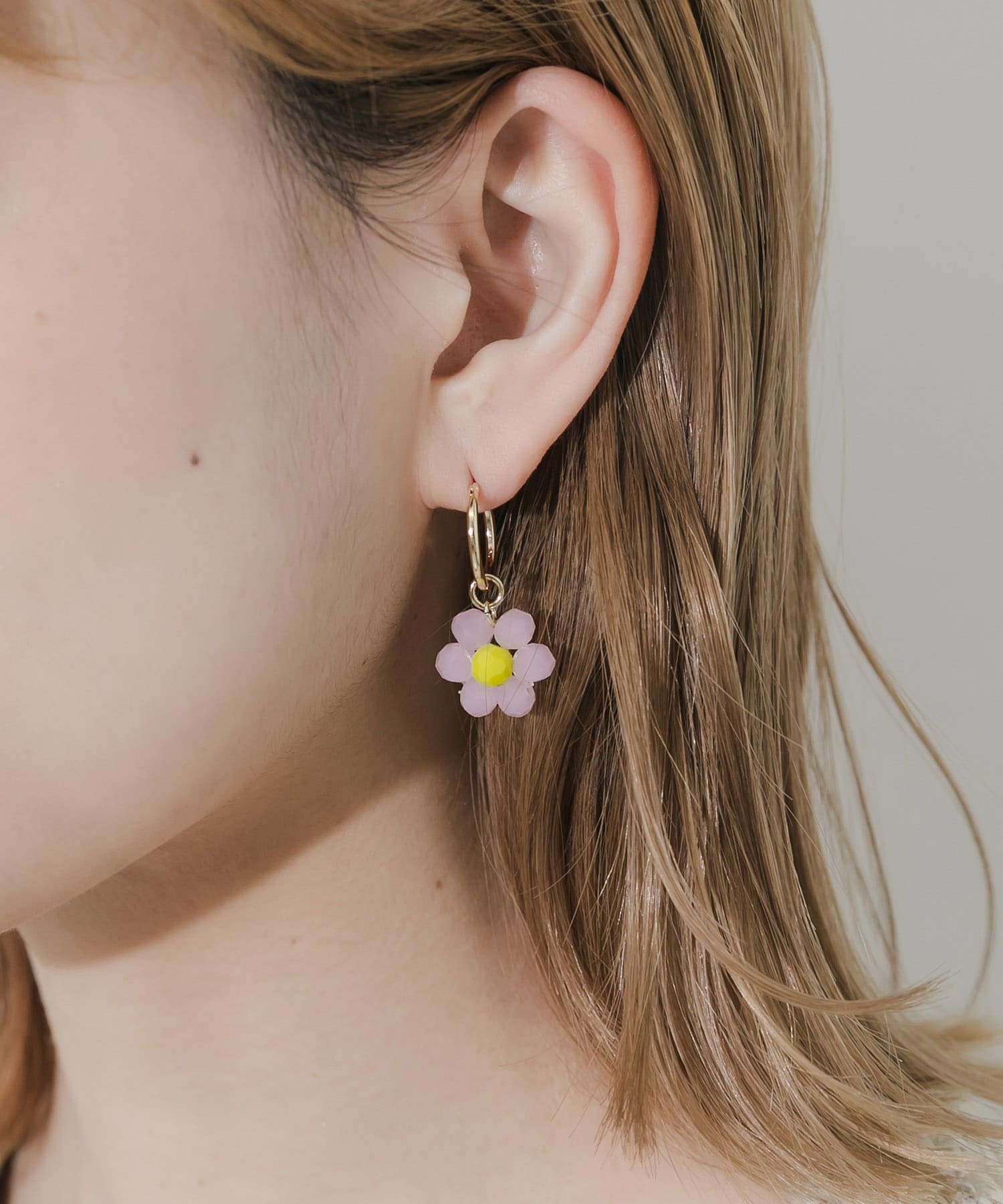 フラワービーズフープピアス(- PN/GD): アクセサリー｜URBAN RESEARCH