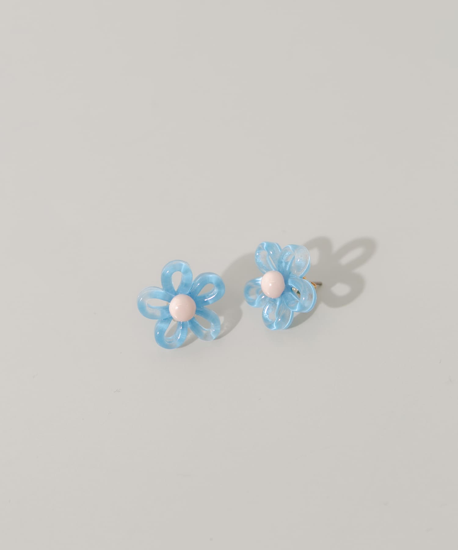 クリアフラワーピアス