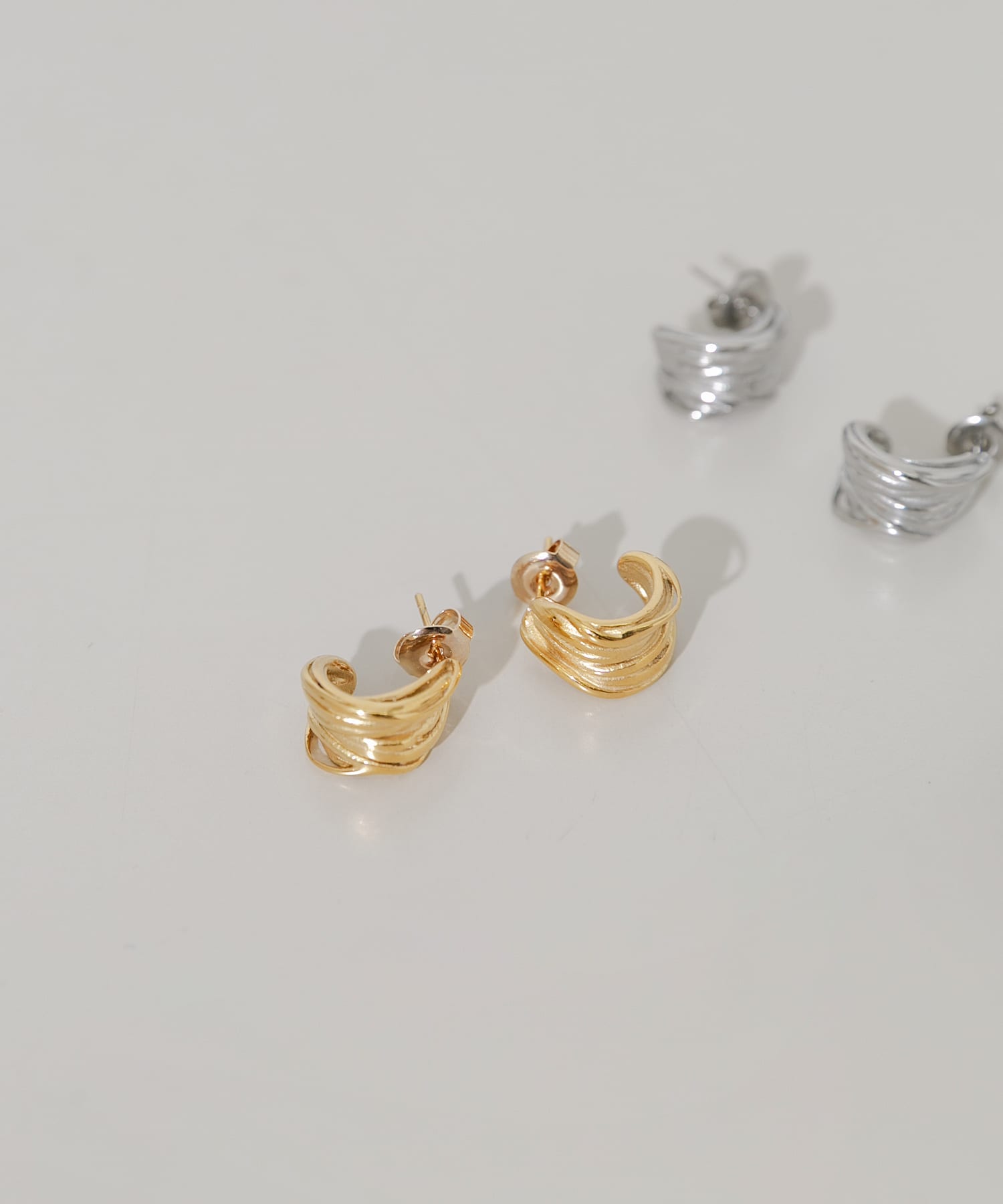 ステンレスウェーブメタルピアス