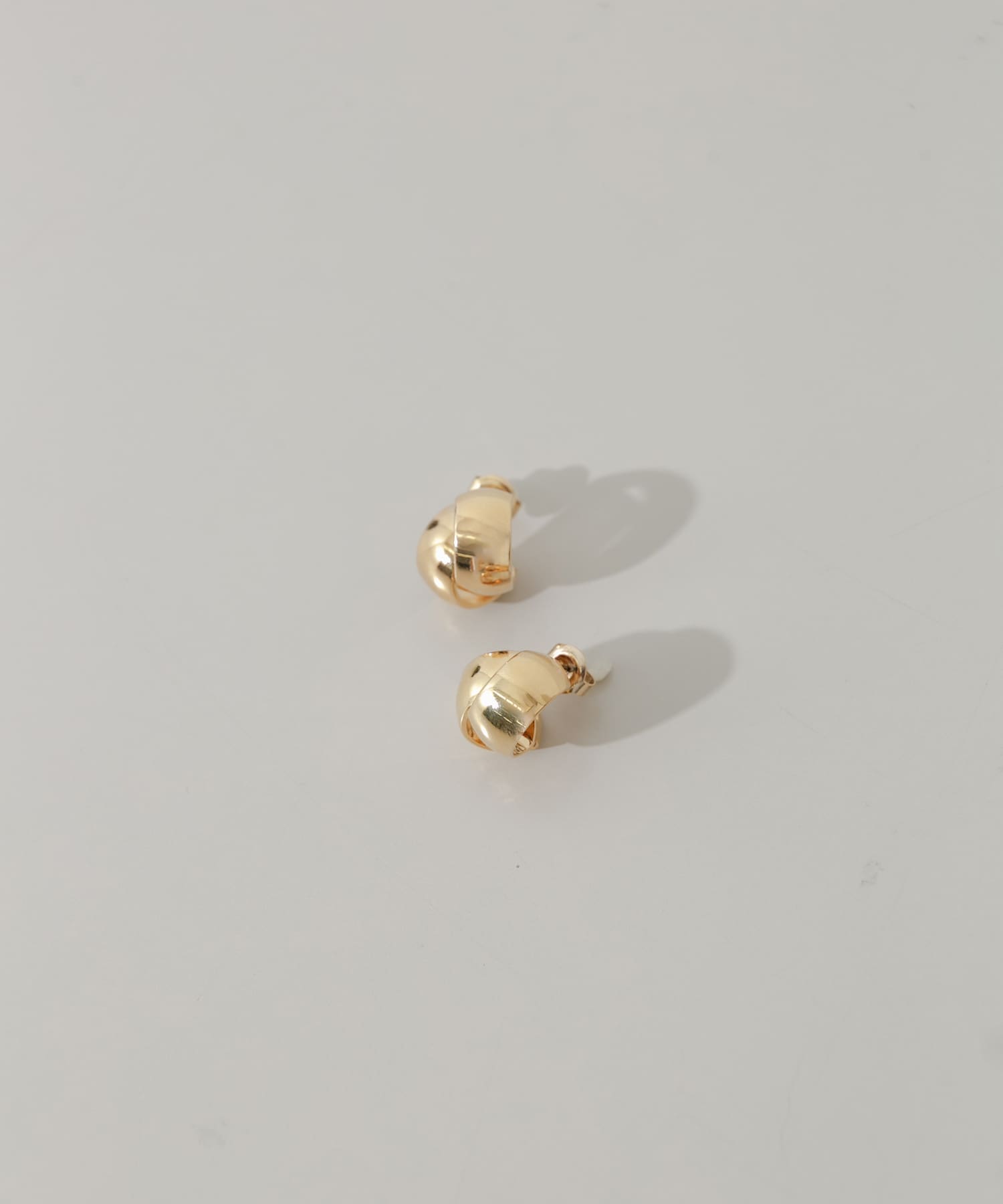 メタルツインカーブピアス GLD -