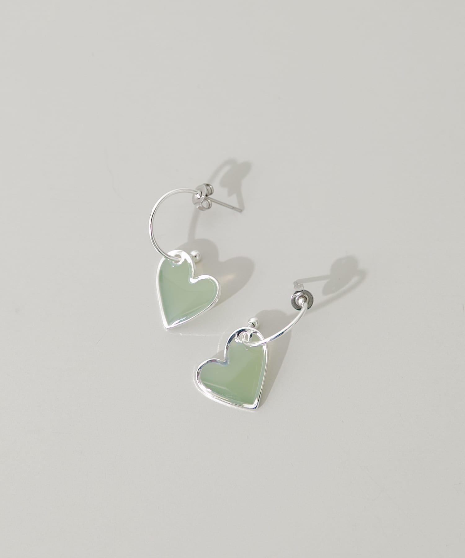 カラーハートメタルフープピアス