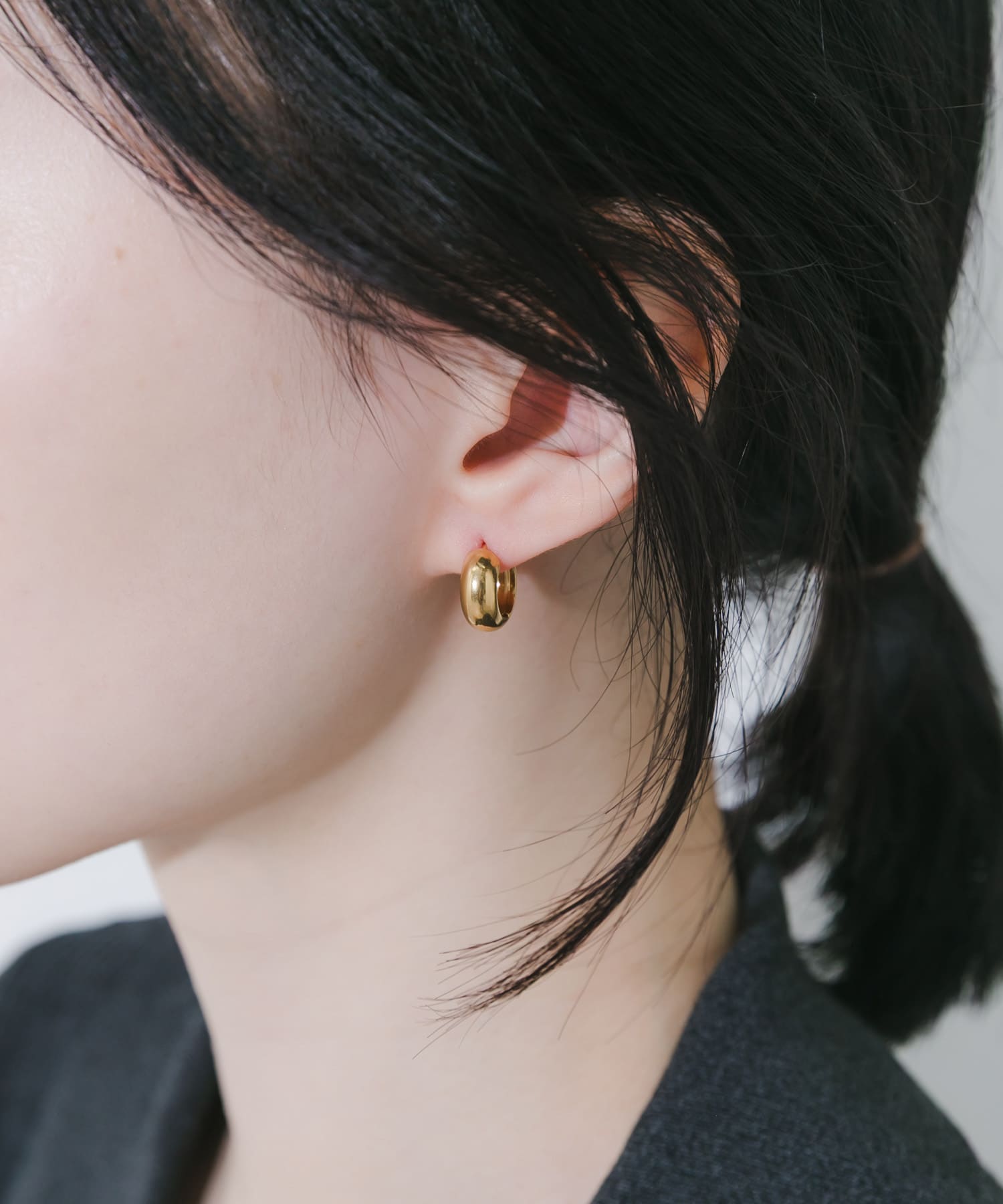 ステンレスプックリミニフープピアス GLD -