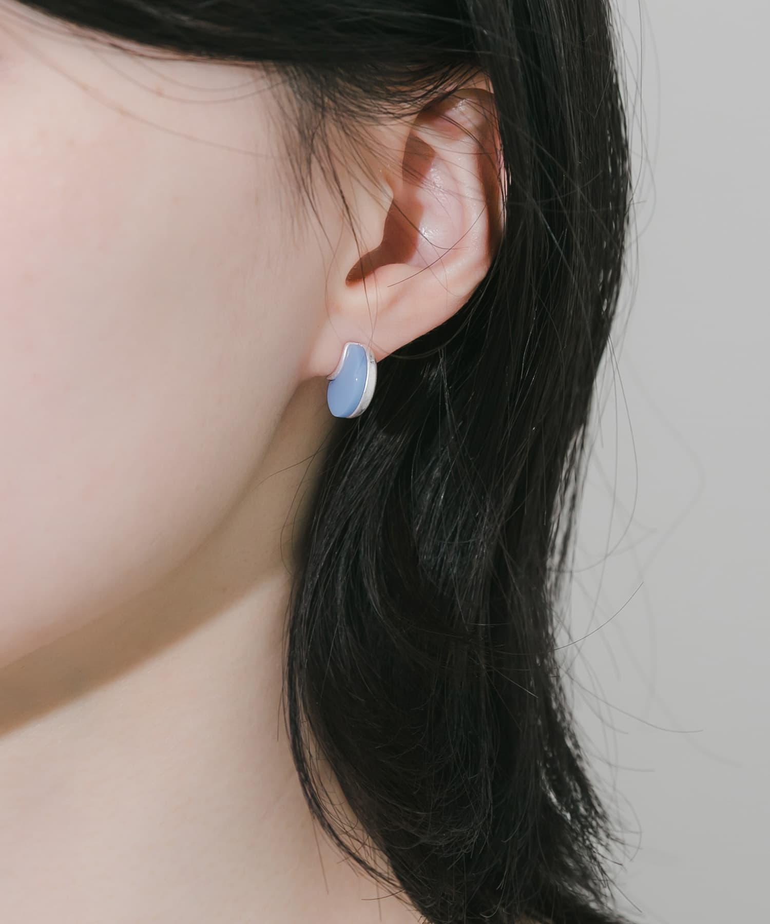 カラーメタルピアス BL/SV -