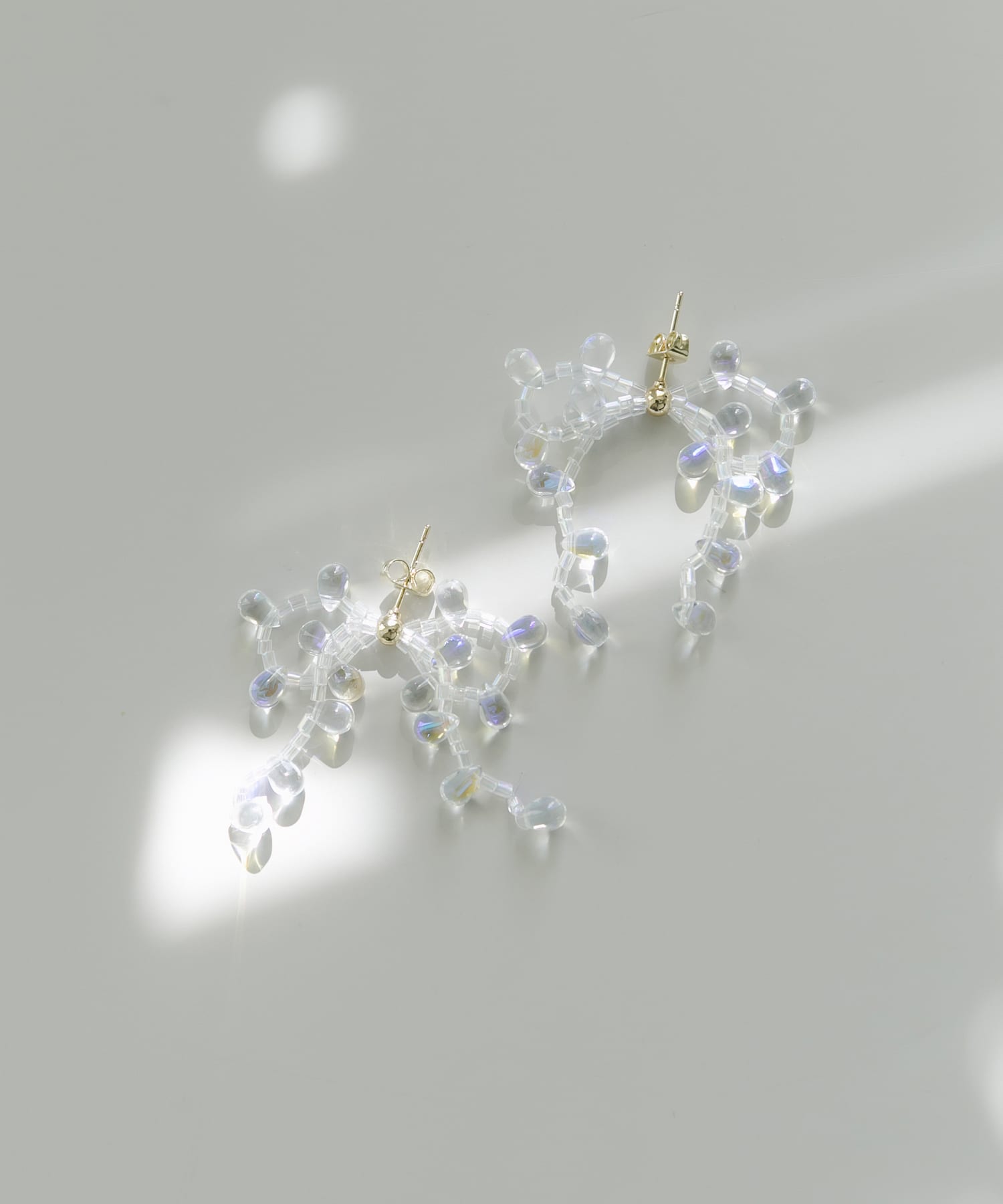 クリアビーズリボンピアス CLR -