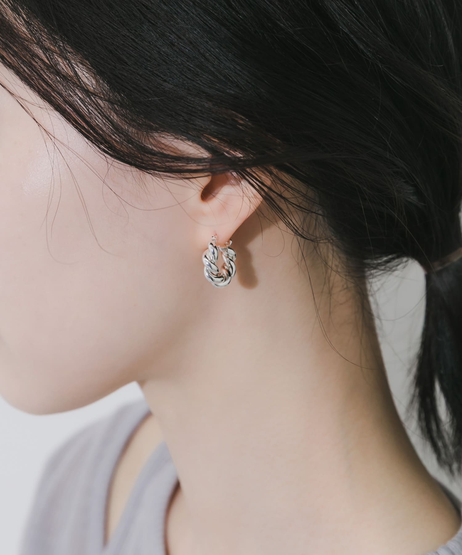 プランプツイストフープピアス
