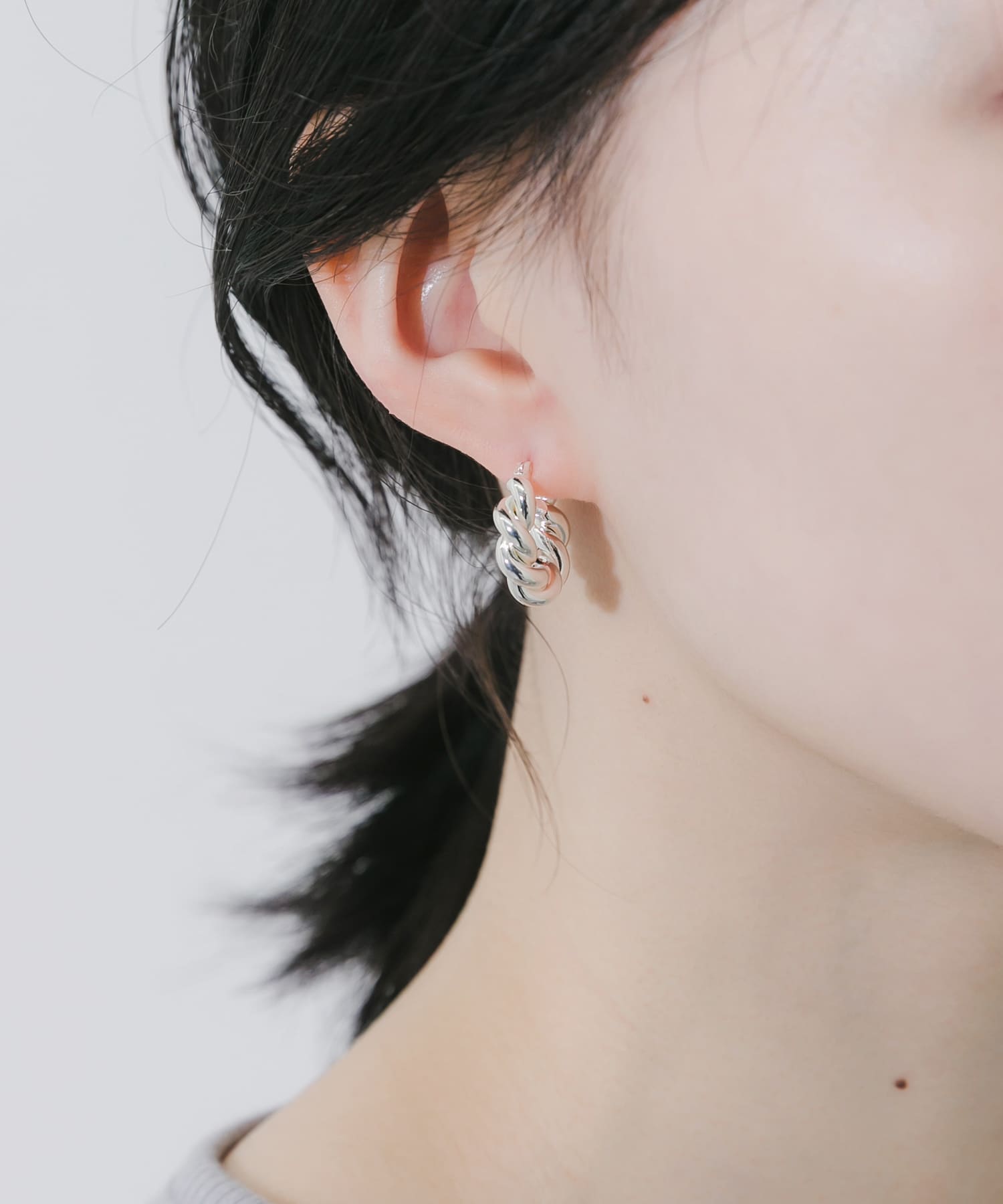 プランプツイストフープピアス SLV -