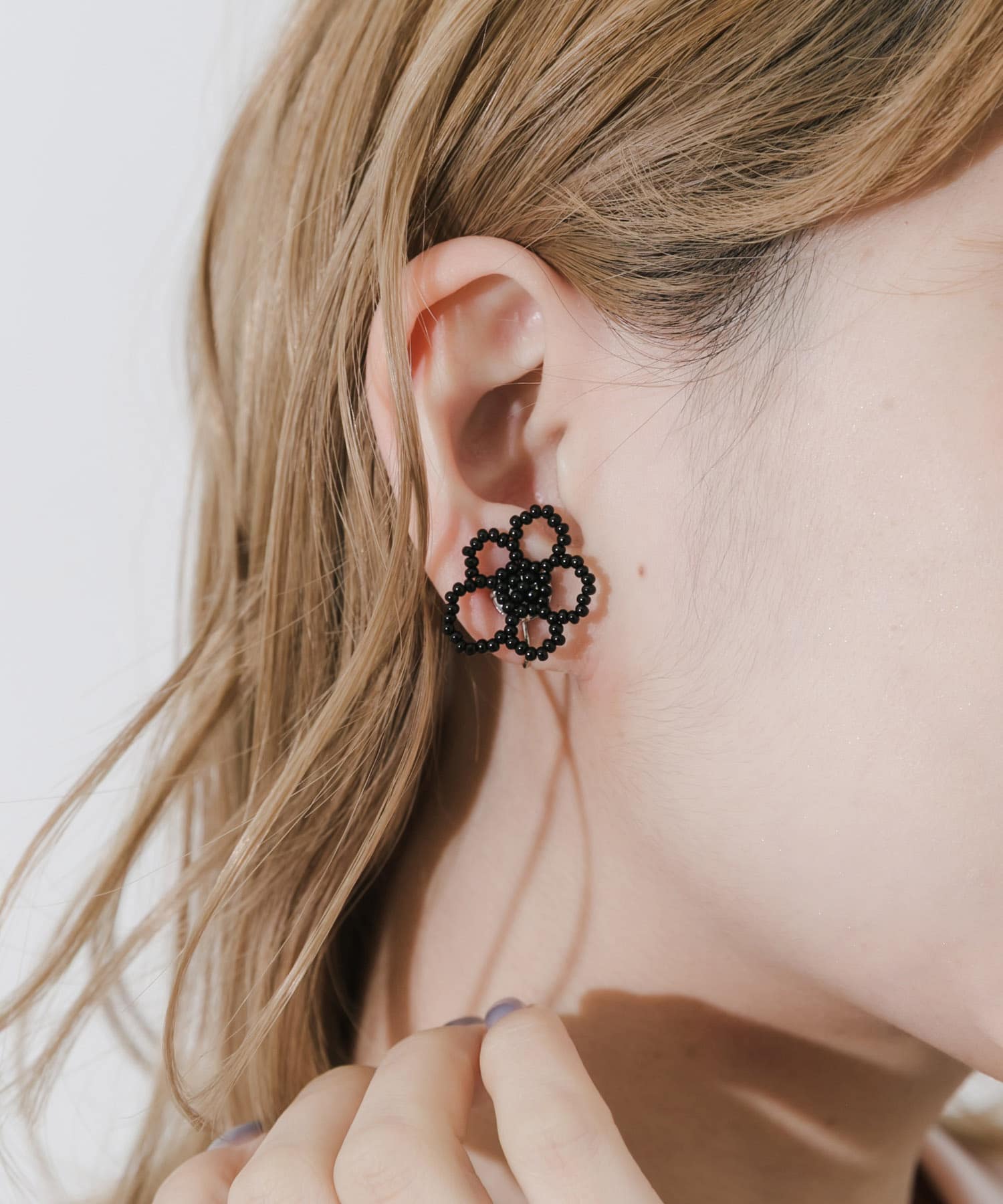 ビーズフラワーイヤリング