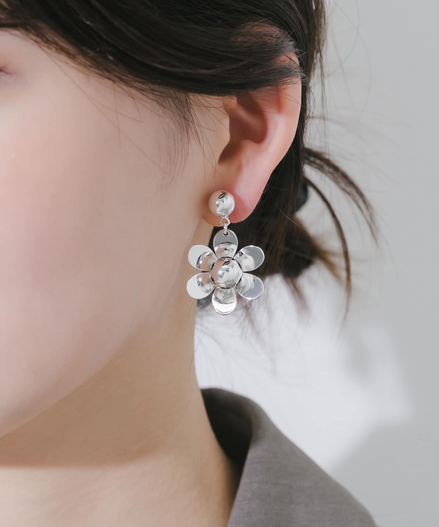 メタルフラワーイヤリング
