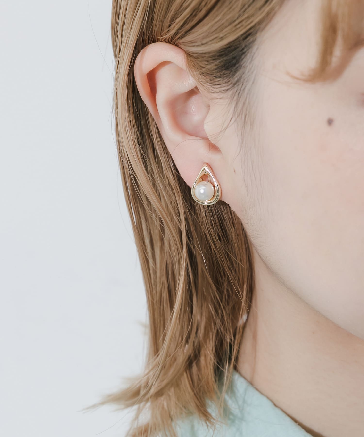 ニュアンスドロップパールイヤリング GD/WH -