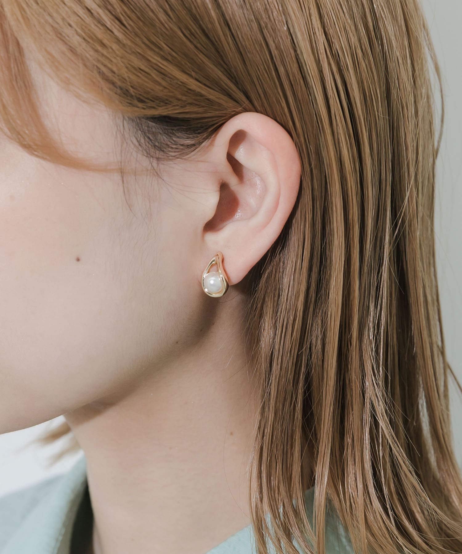 ニュアンスドロップパールイヤリング GD/WH -