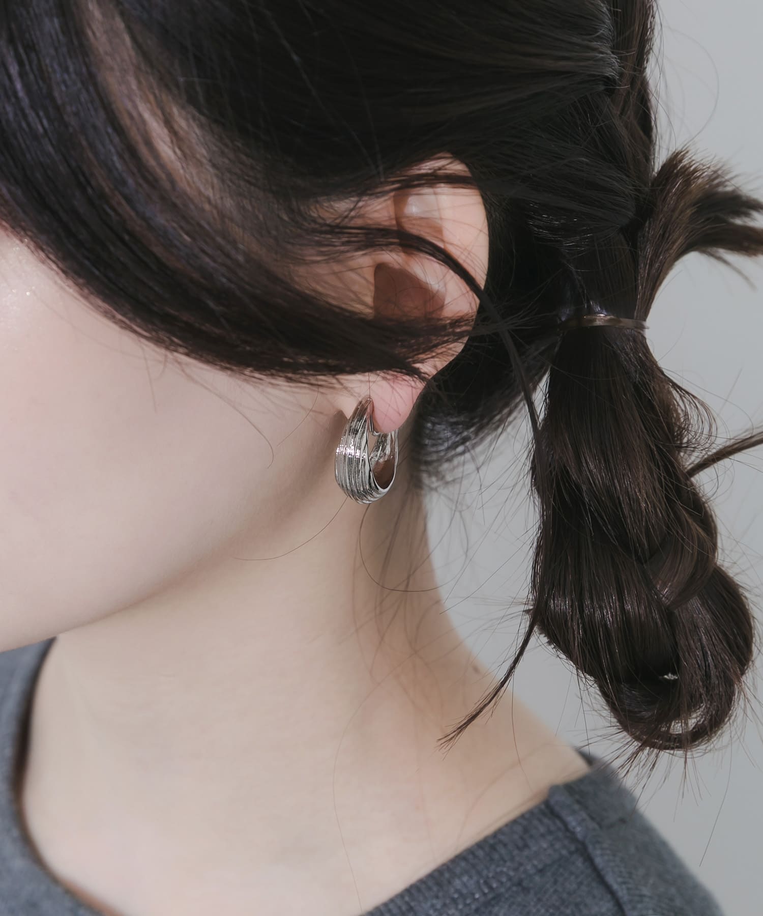 メタルラインフープイヤリング