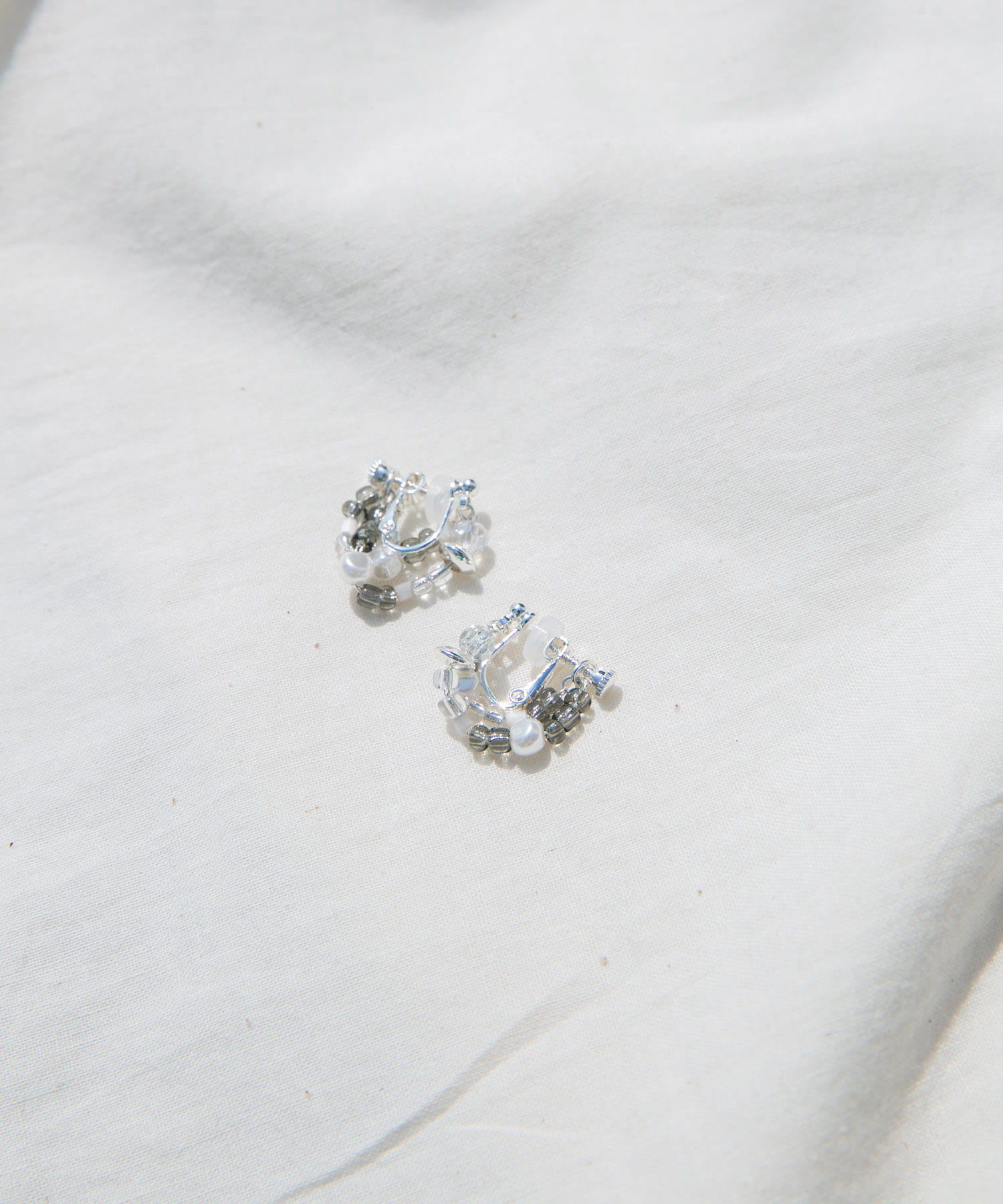 ビーズレイヤードイヤリング GY/SV -