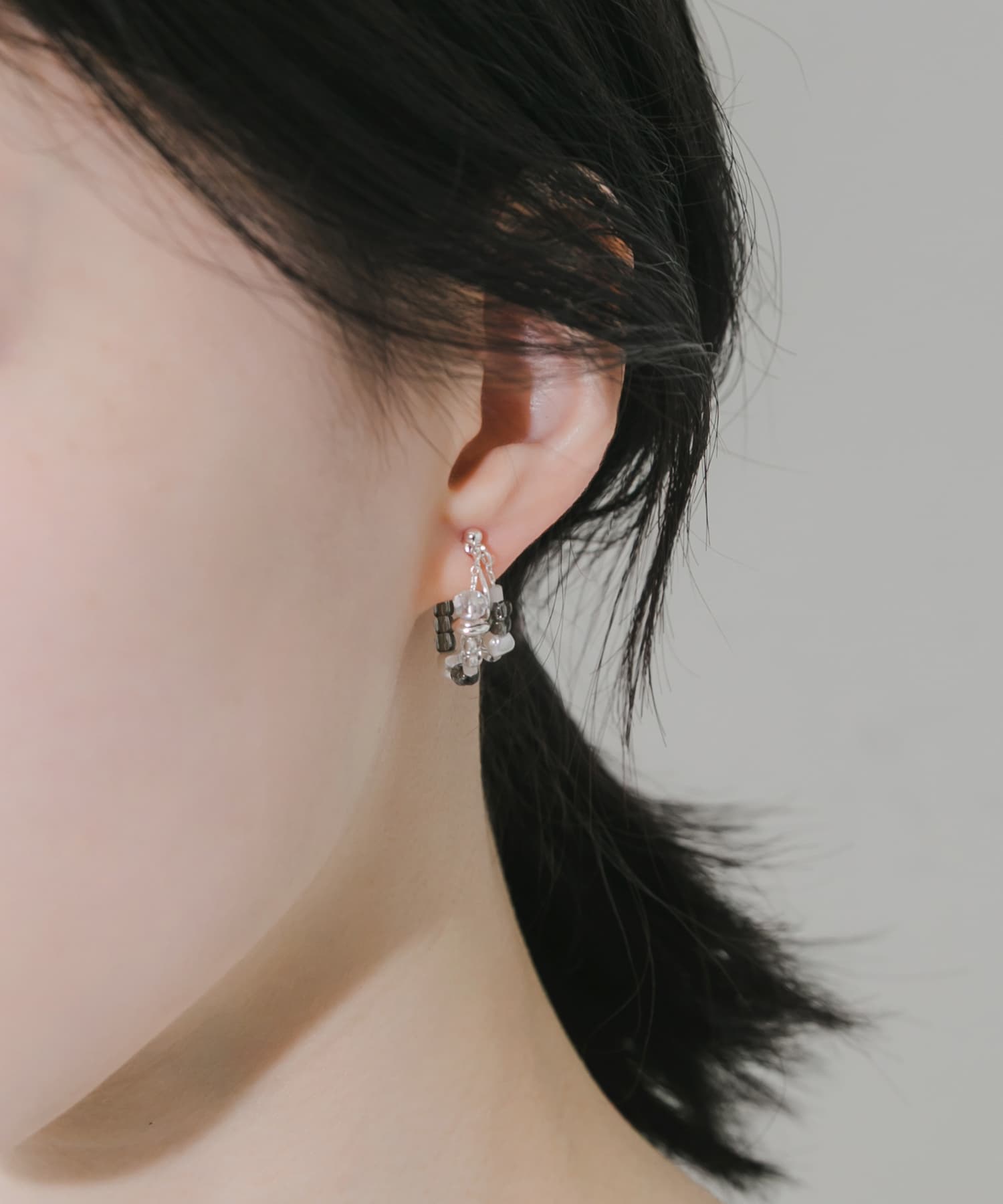 ビーズレイヤードイヤリング GY/SV -