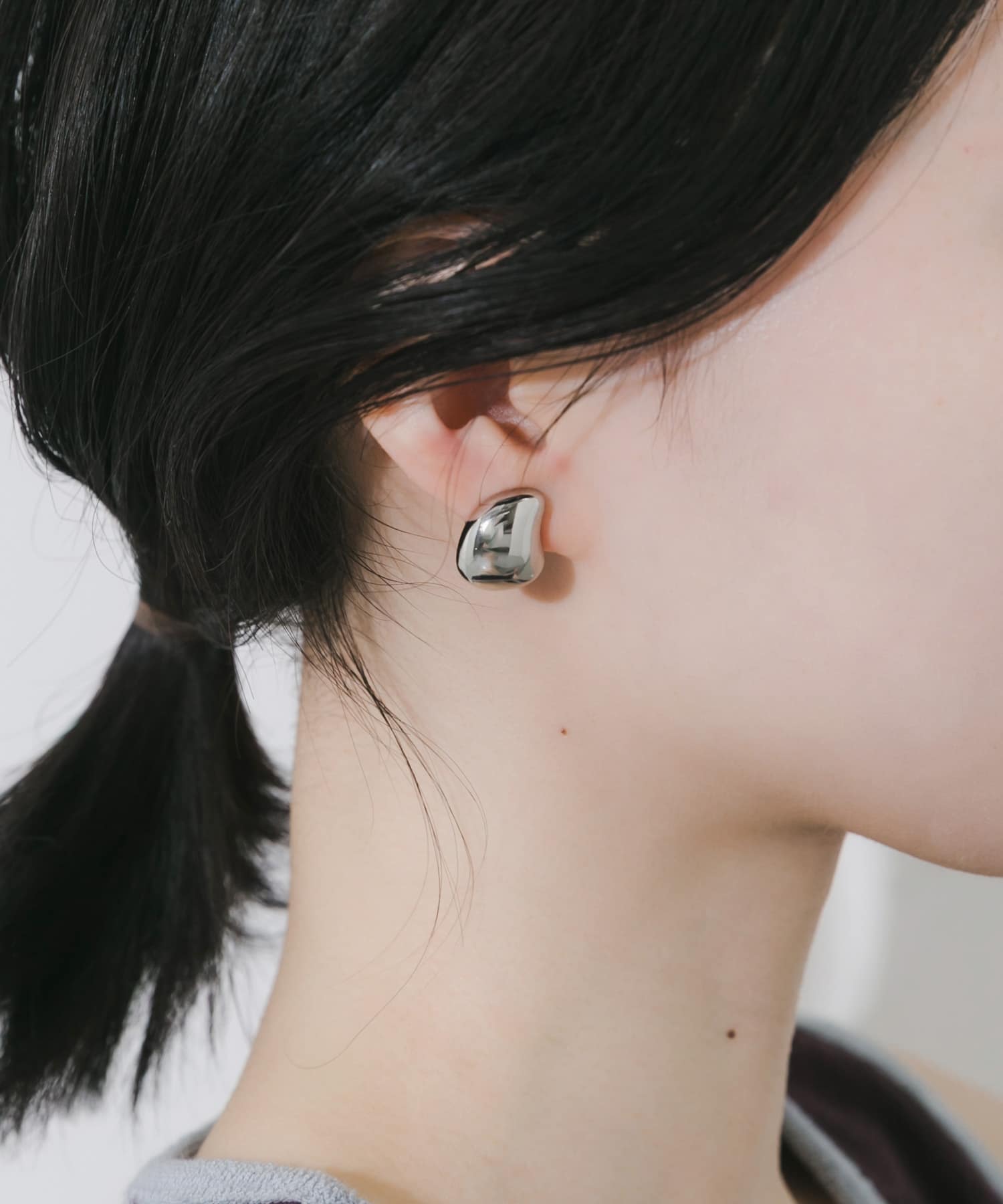 ニュアンスドロップイヤリング SLV -