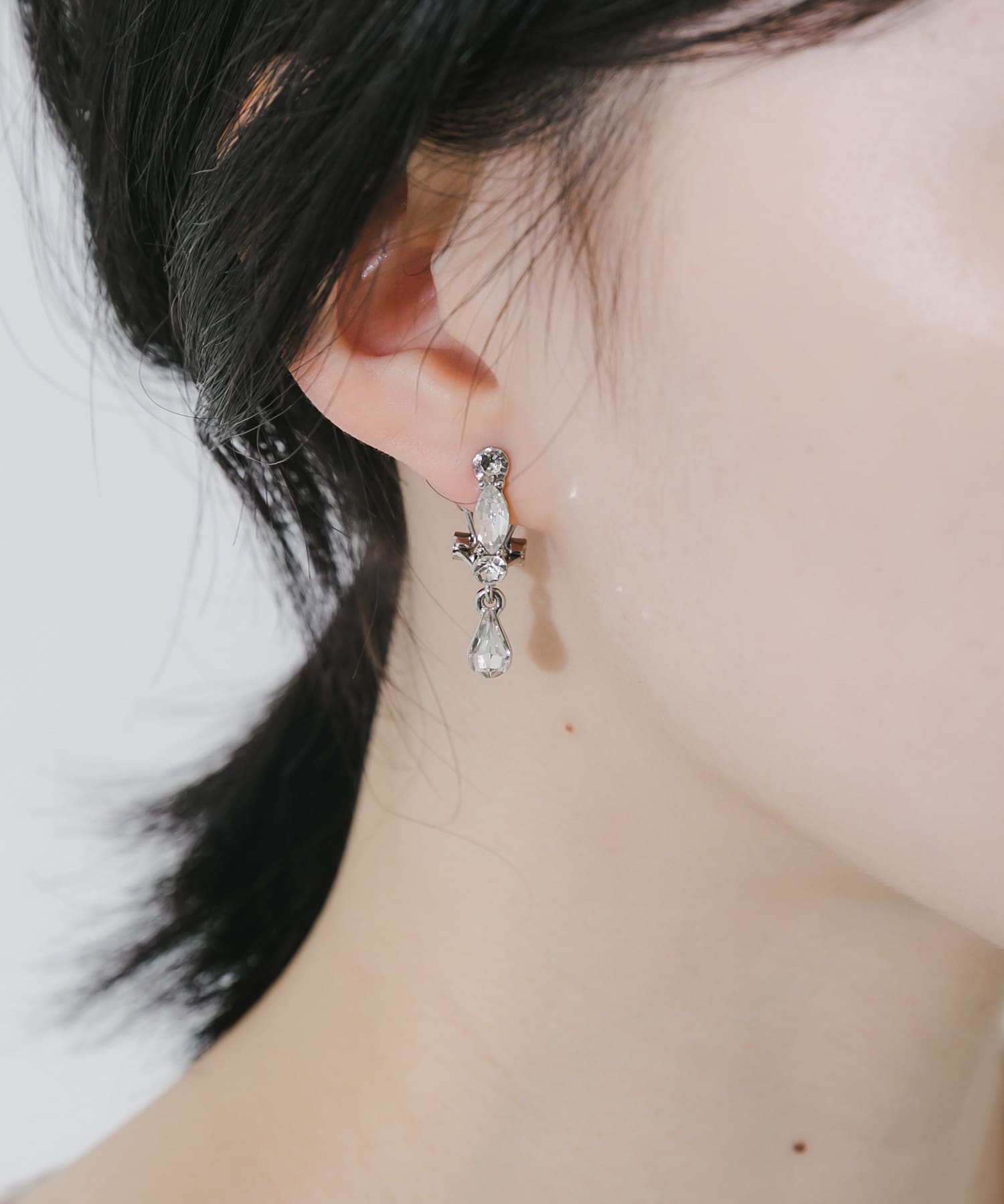 売れました　白雪姫イメージビジューイヤリング ドロップビジューイヤリング(- CL/SV): アクセサリー｜URBAN RESEARCH
