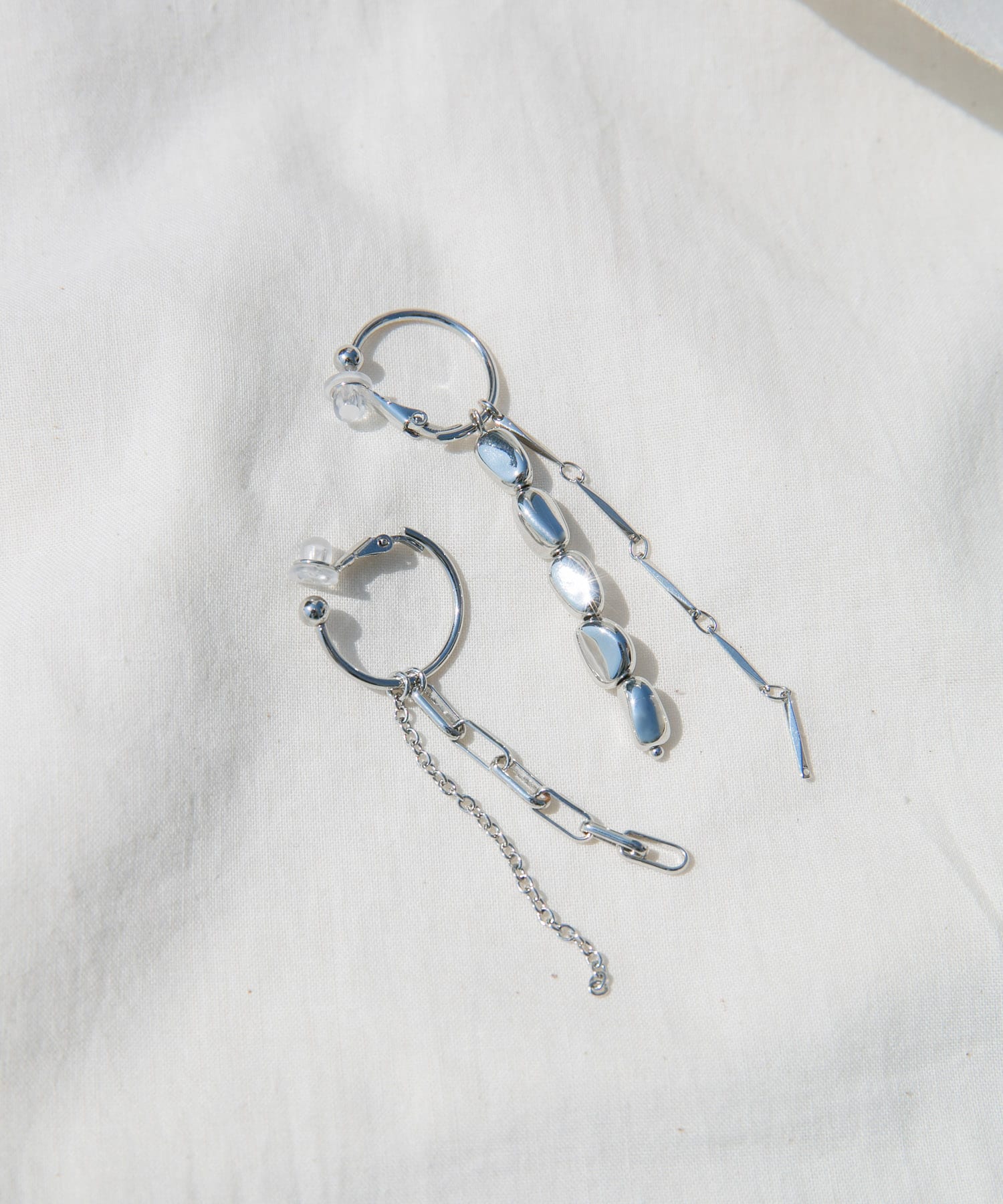 アシンメトリーマルチチェーンイヤリング SLV -