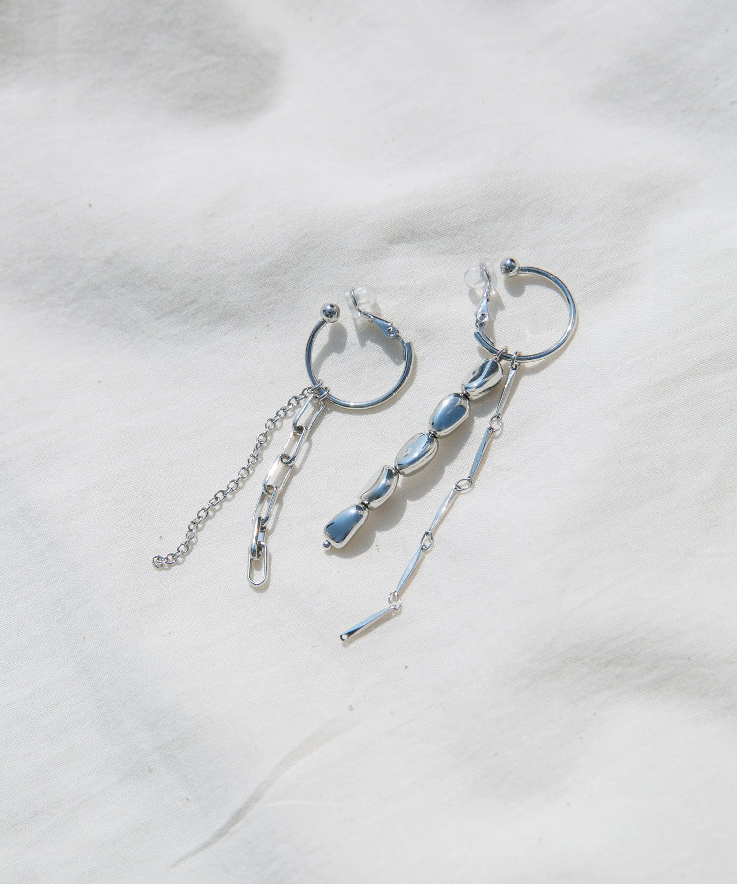 アシンメトリーマルチチェーンイヤリング SLV -