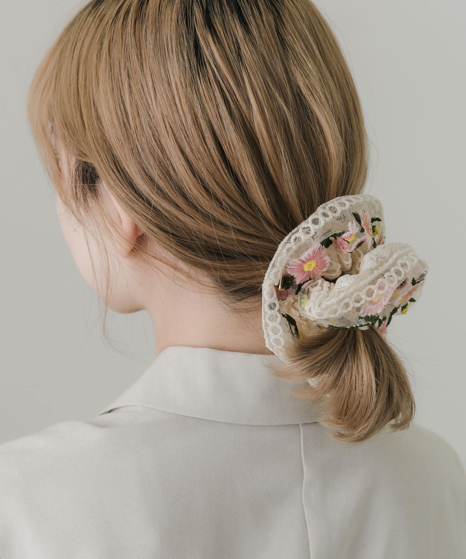 フラワーシシュウレースシュシュ IV/PN -