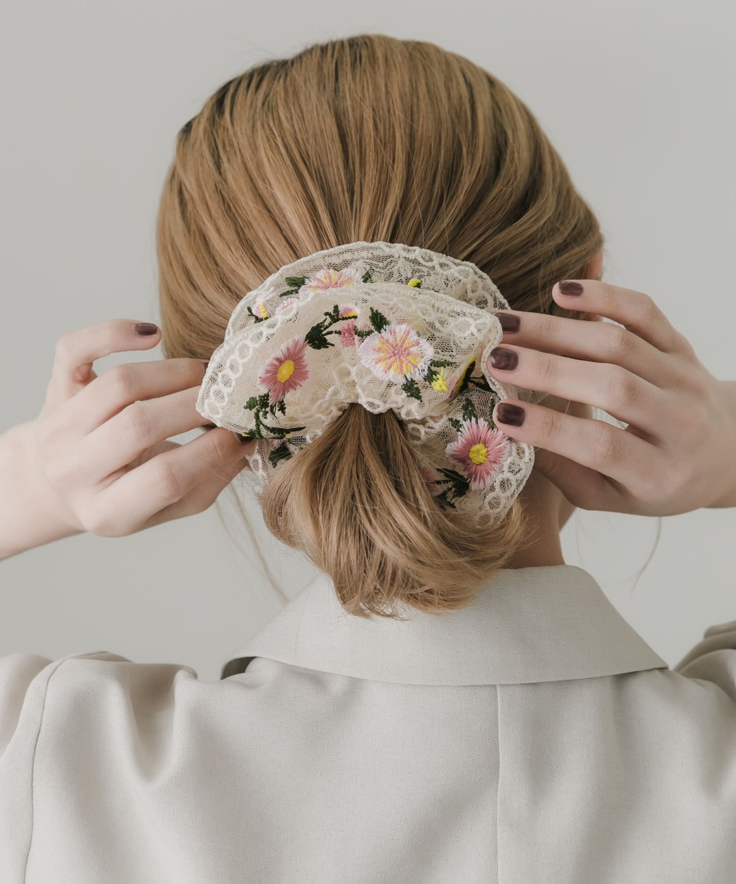 フラワーシシュウレースシュシュ IV/PN -