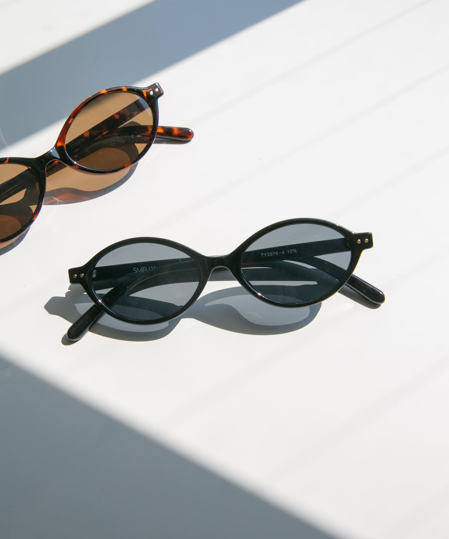 オーバルスリムサングラス