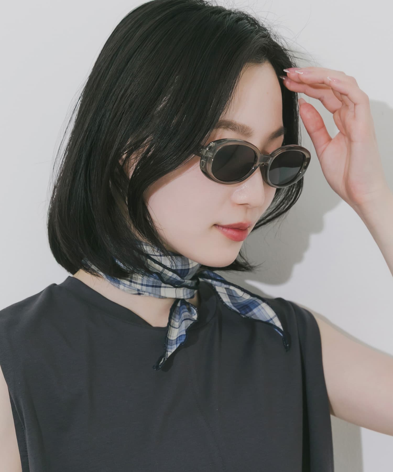 可視光線透過率：15% / 紫外線透過率：1％未満