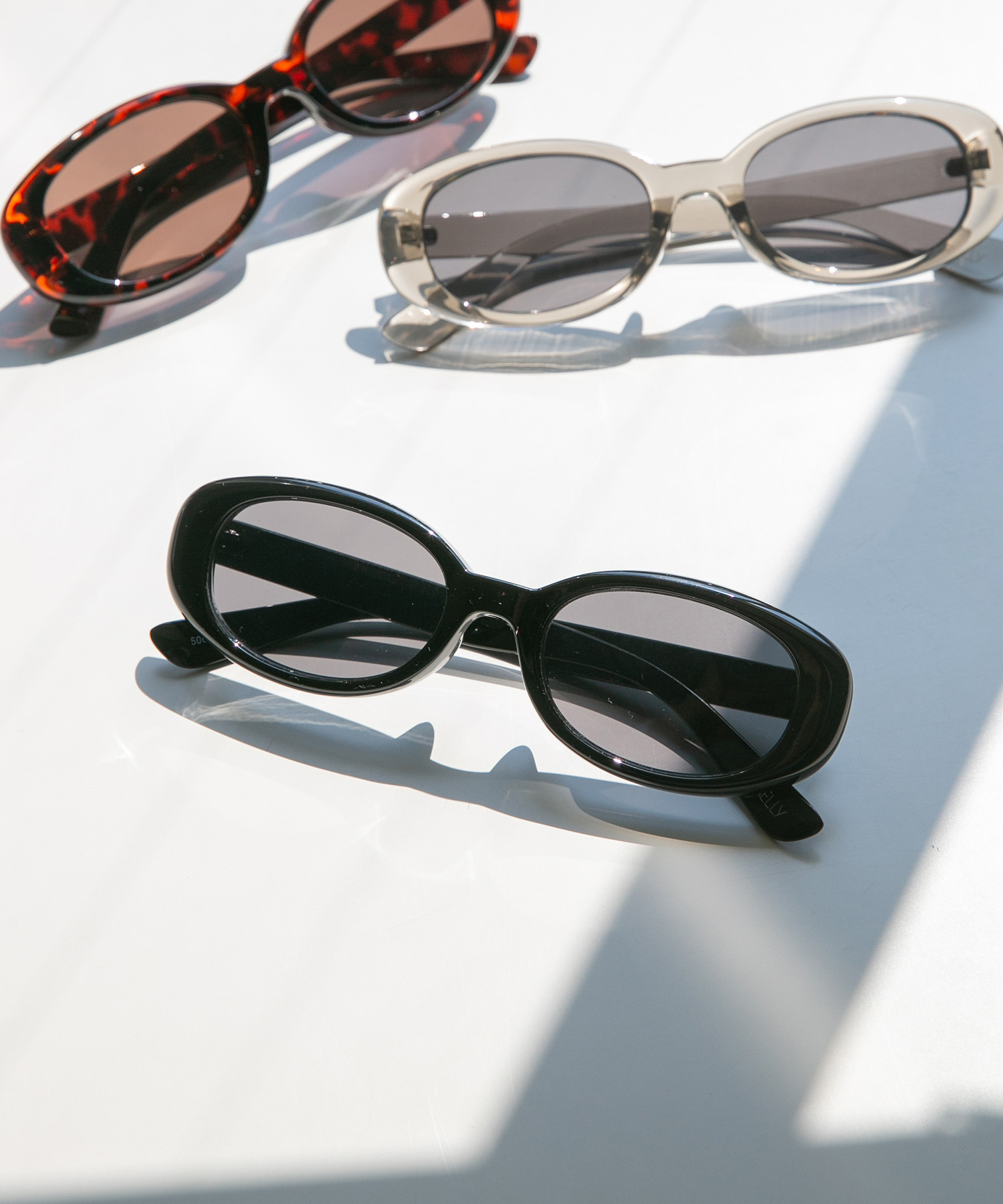 可視光線透過率：15% / 紫外線透過率：1％未満