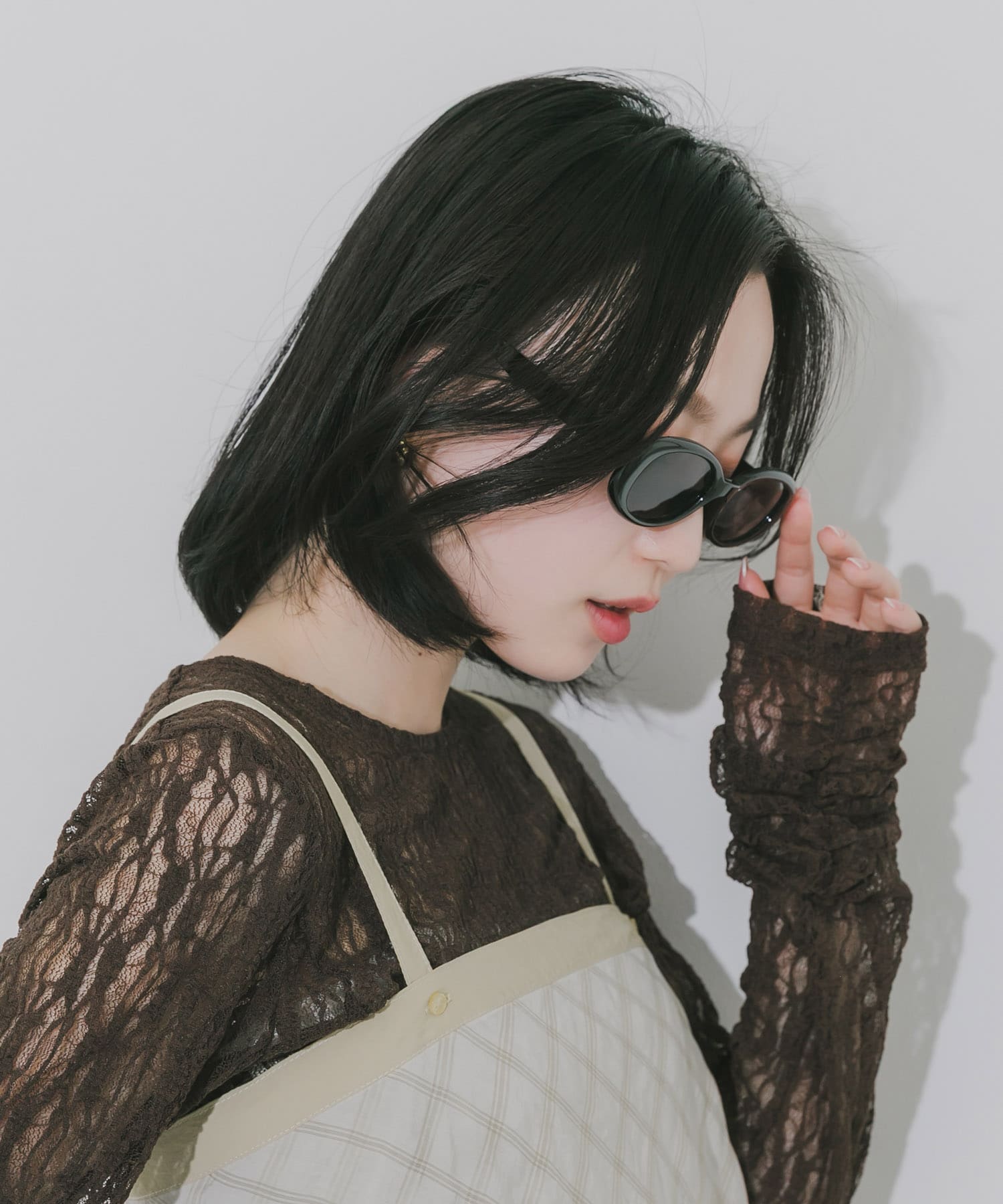 可視光線透過率：15% / 紫外線透過率：1％未満