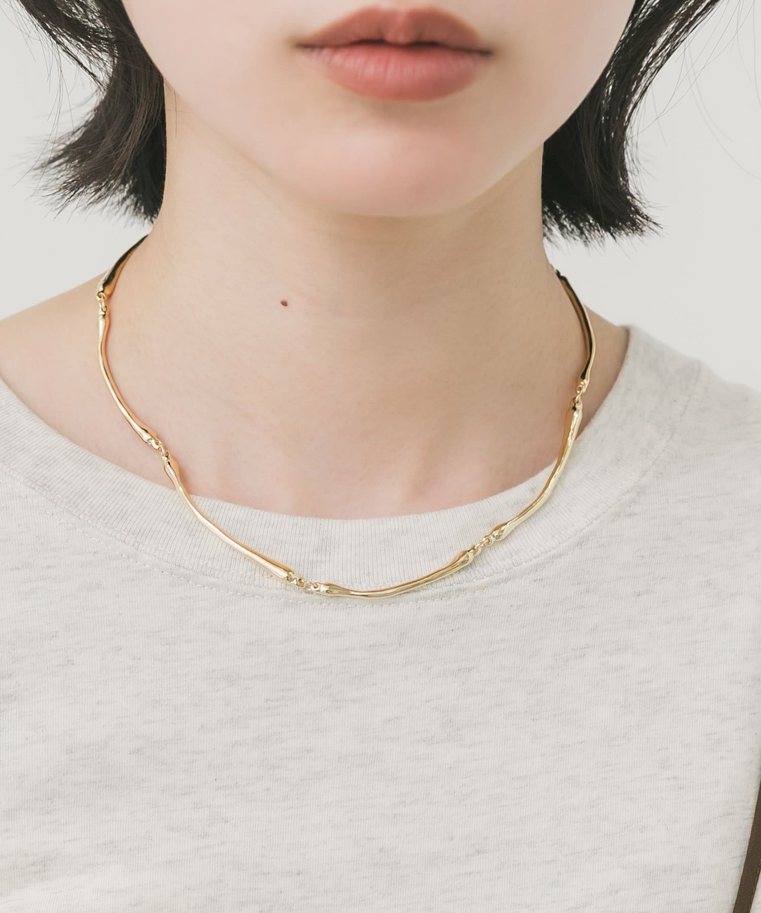 ニュアンスロングバーネックレス GLD -