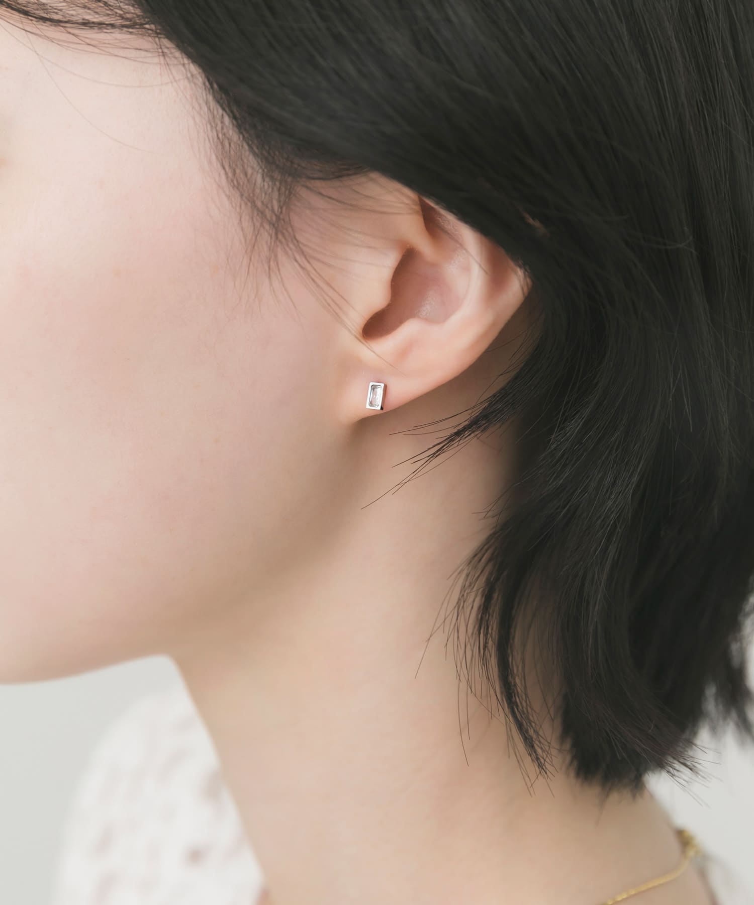 ステンレスレクタングルプチビジューピアス(- SLV): アクセサリー