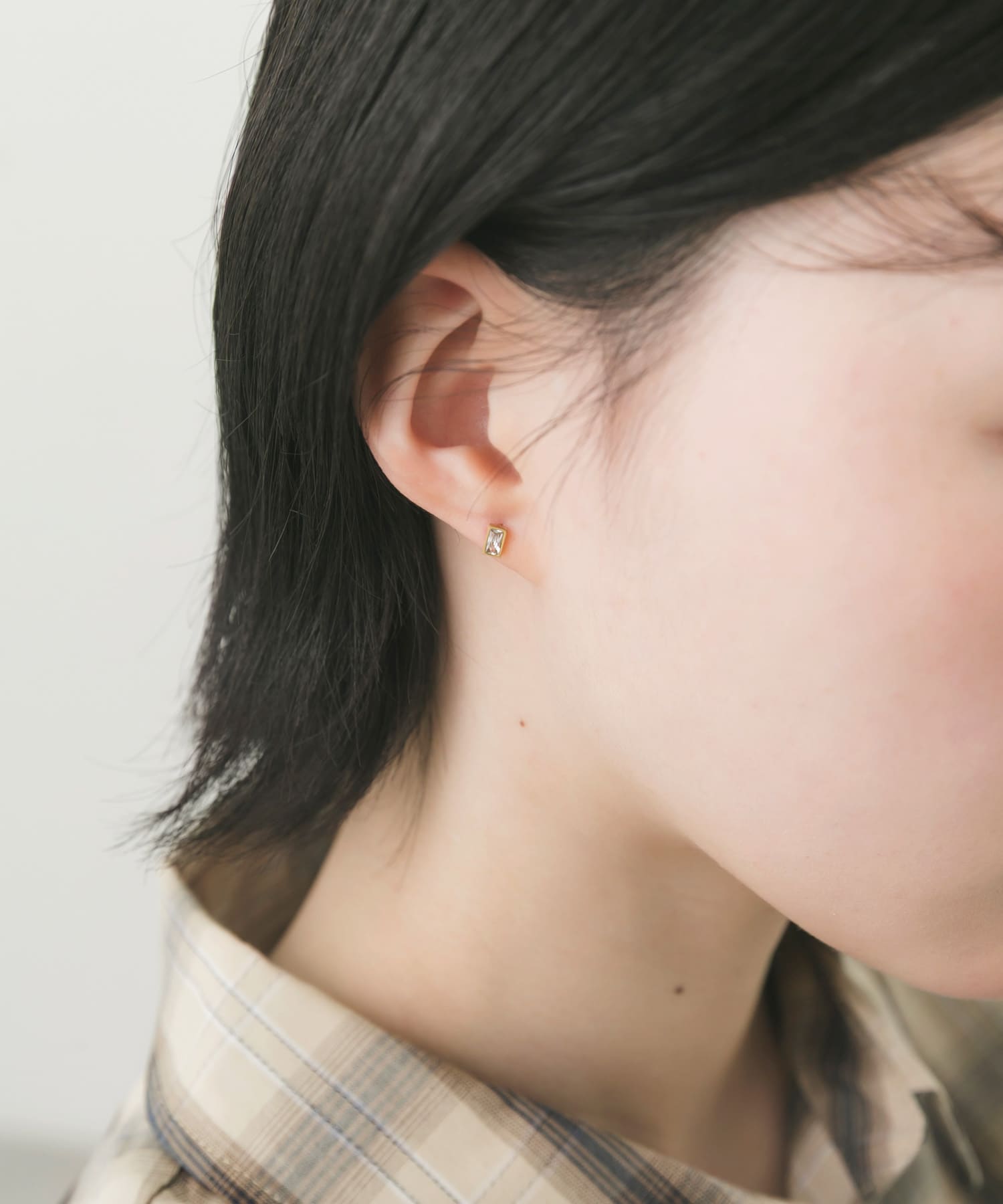 ステンレスレクタングルプチビジューピアス GLD -