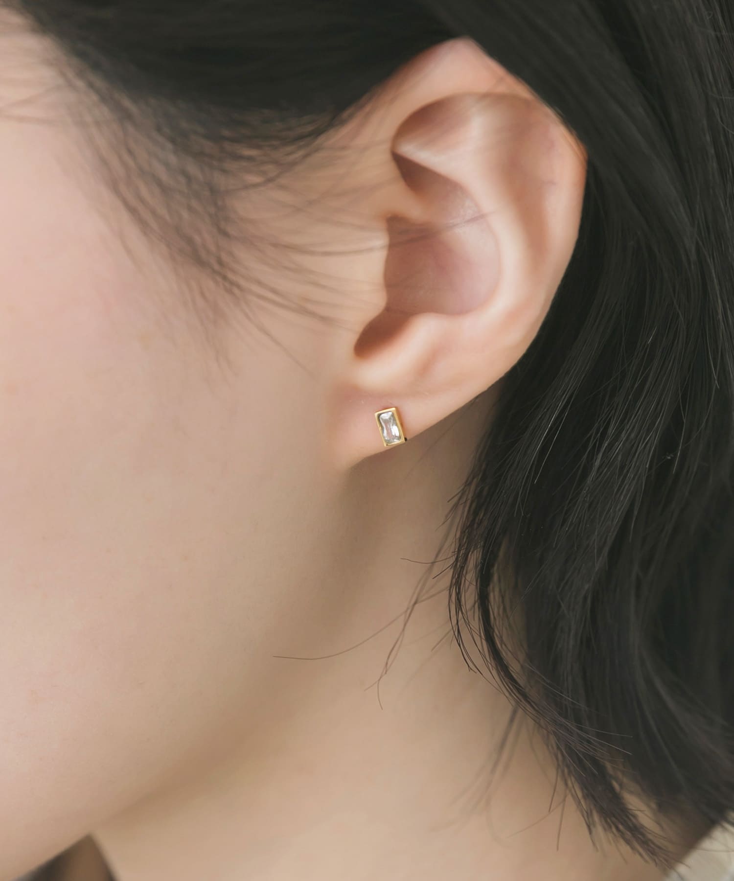 ステンレスレクタングルプチビジューピアス GLD -