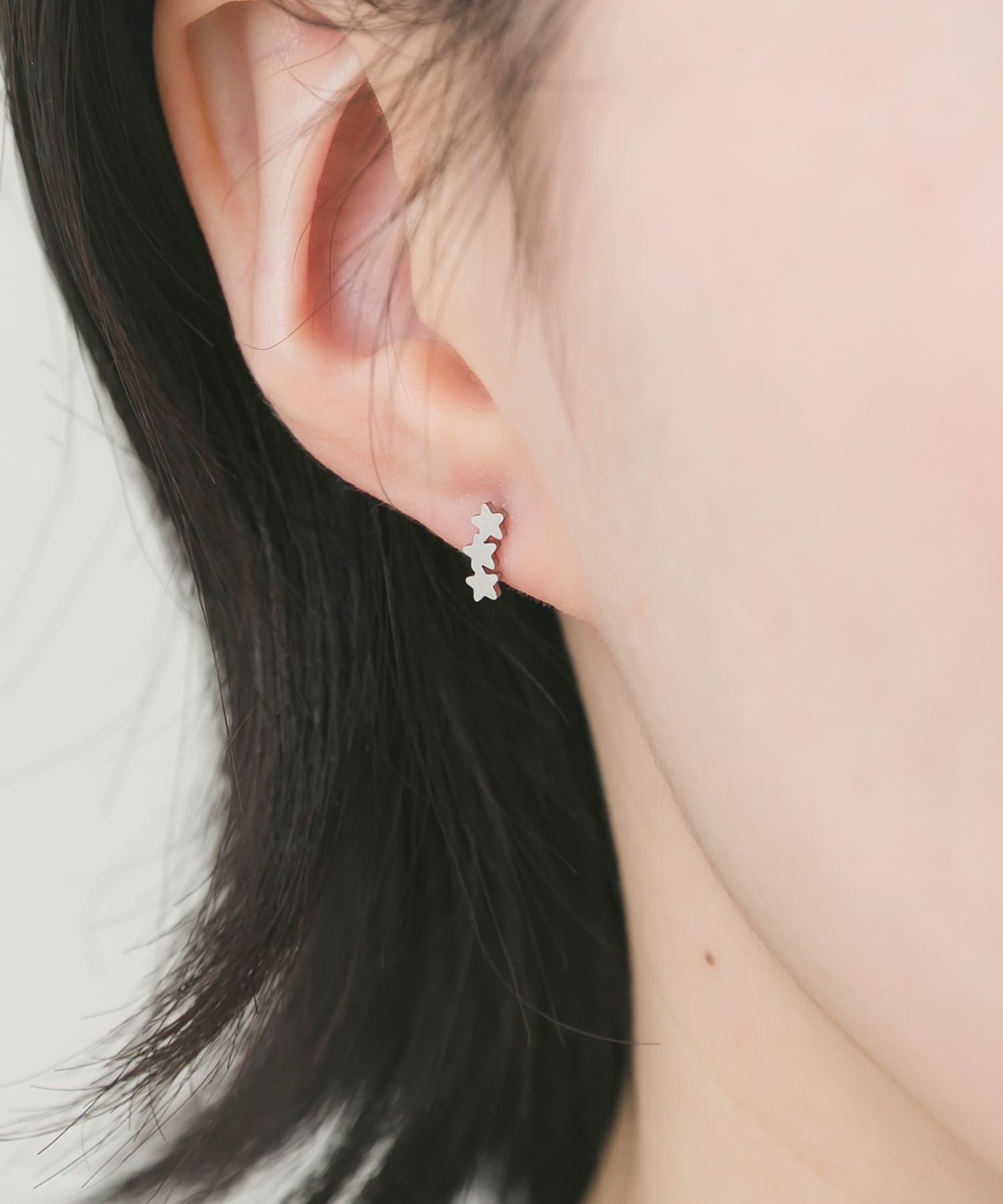 ワイヤープチピアス  イベントにて完売 ステンレストリプルスターカーブプチピアス(- SLV): アクセサリー