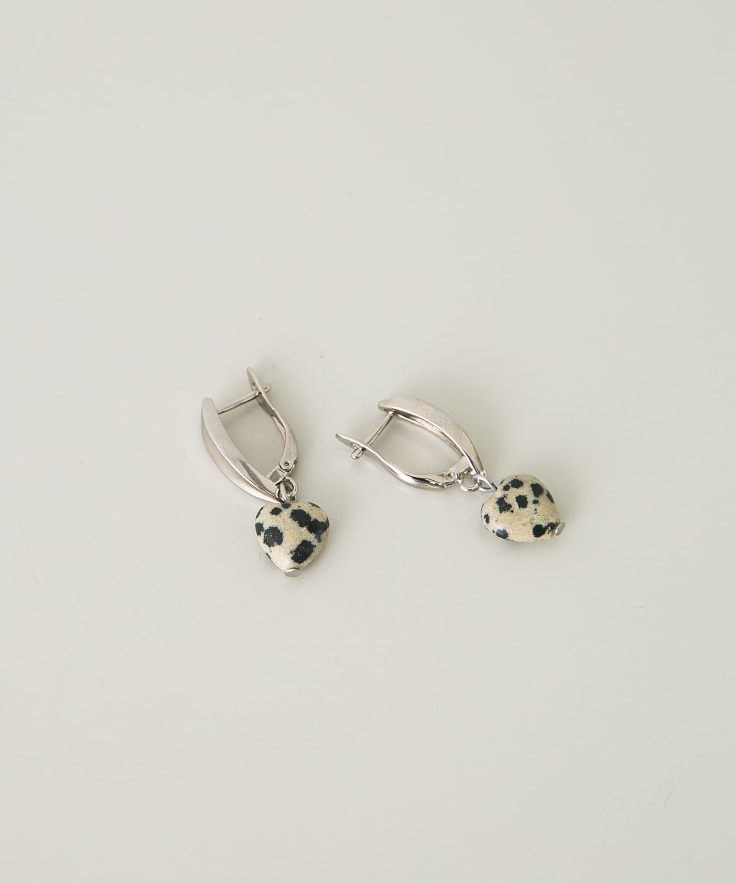 ダルメシアンハートモチーフピアス